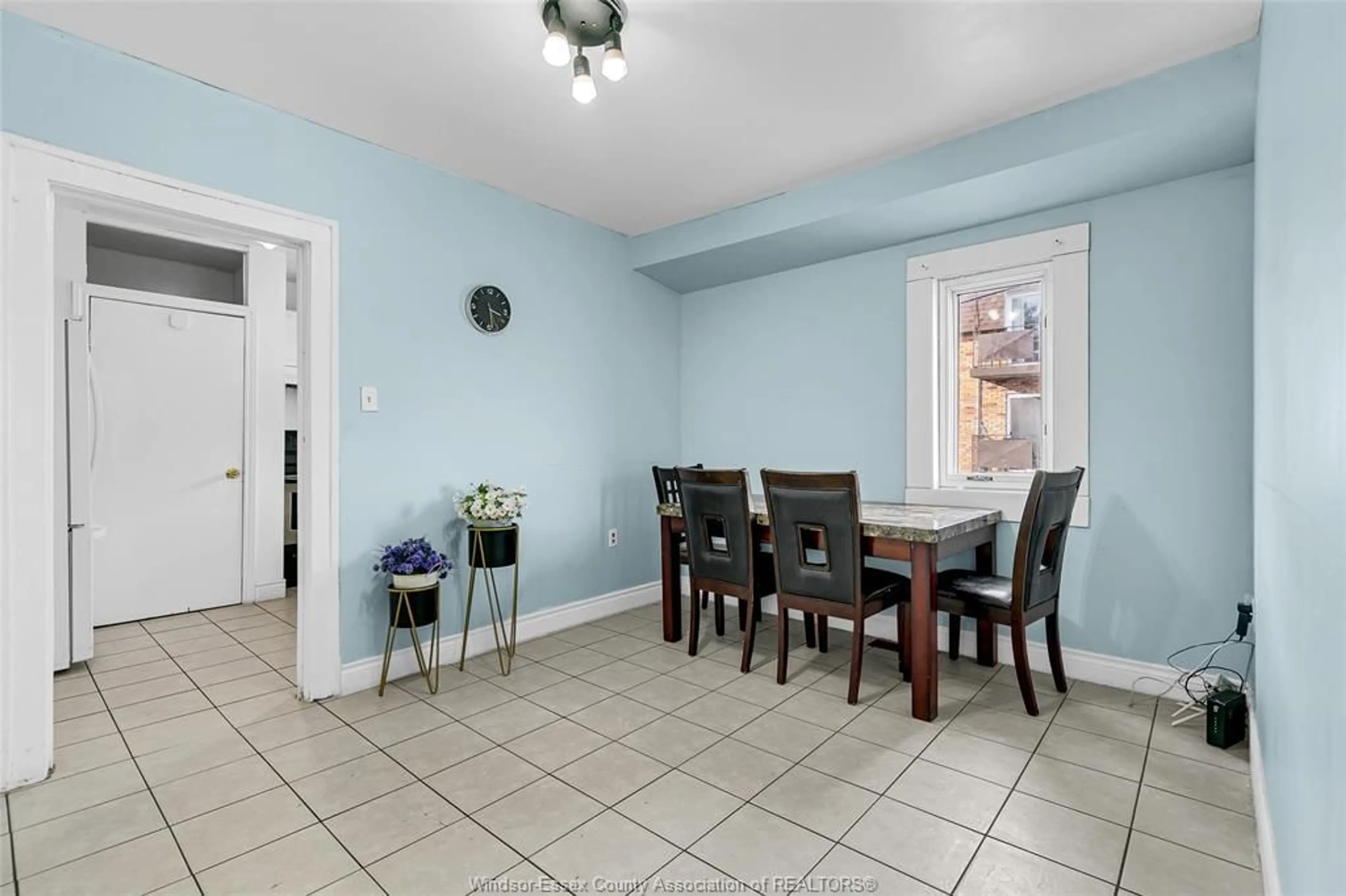 Dining room, ceramic/tile floor for 915 JOSEPHINE, Windsor Ontario N9B 2L4