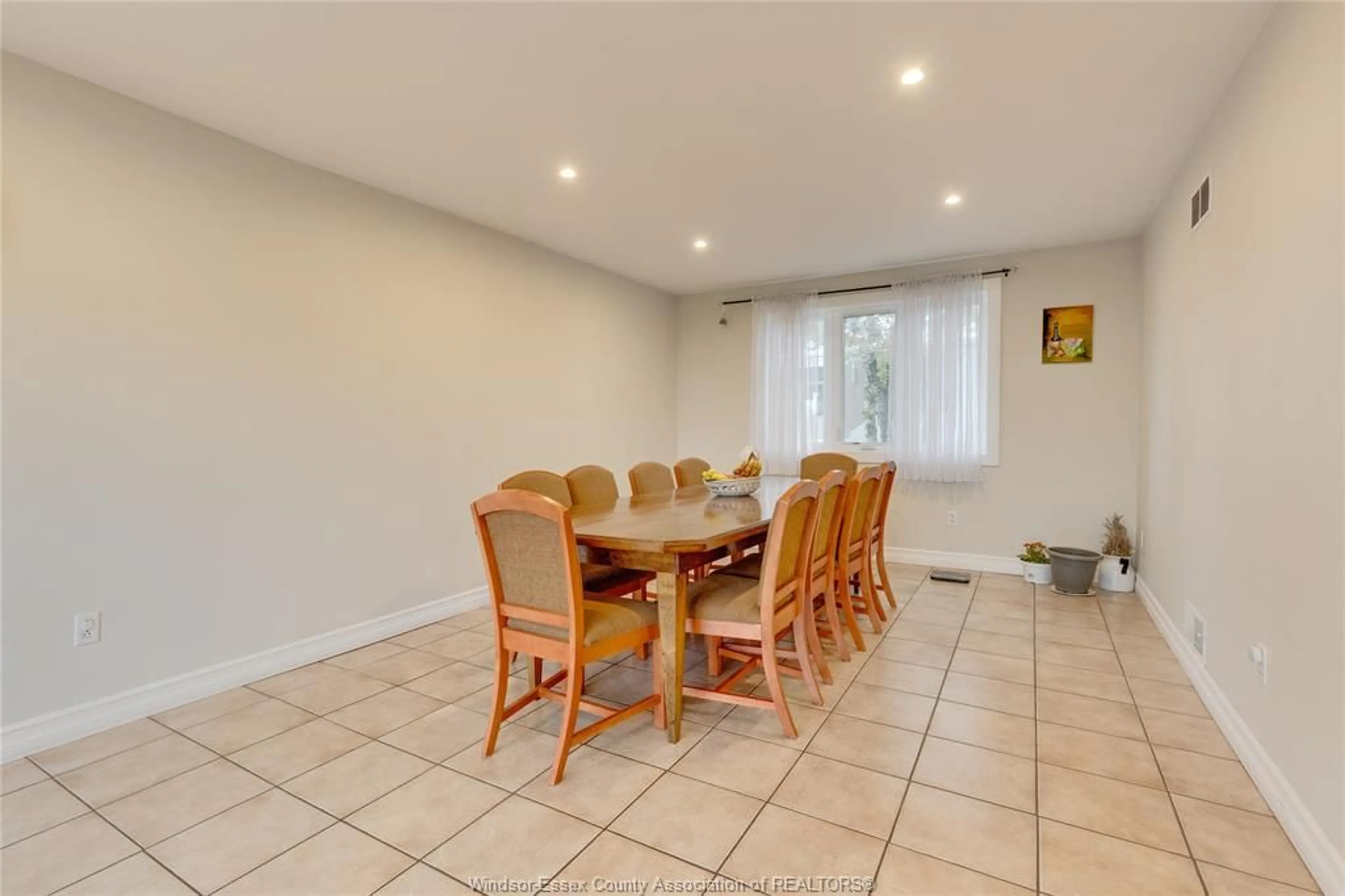 Dining room, unknown for 4996 BADDER Line, Merlin Ontario N0P 1W0