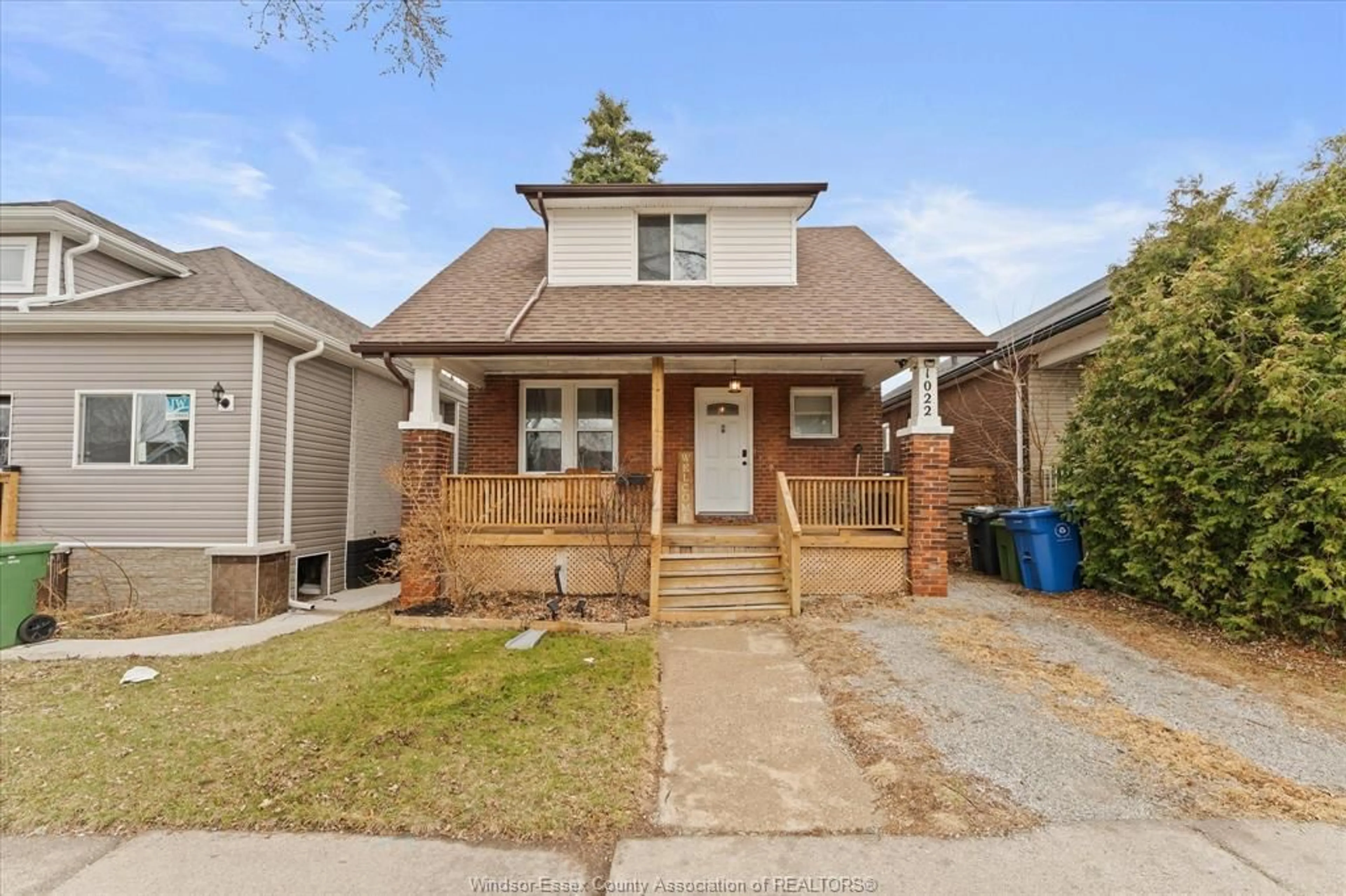Home with brick exterior material, street for 1022 OAK Ave, Windsor Ontario N9A 5G4
