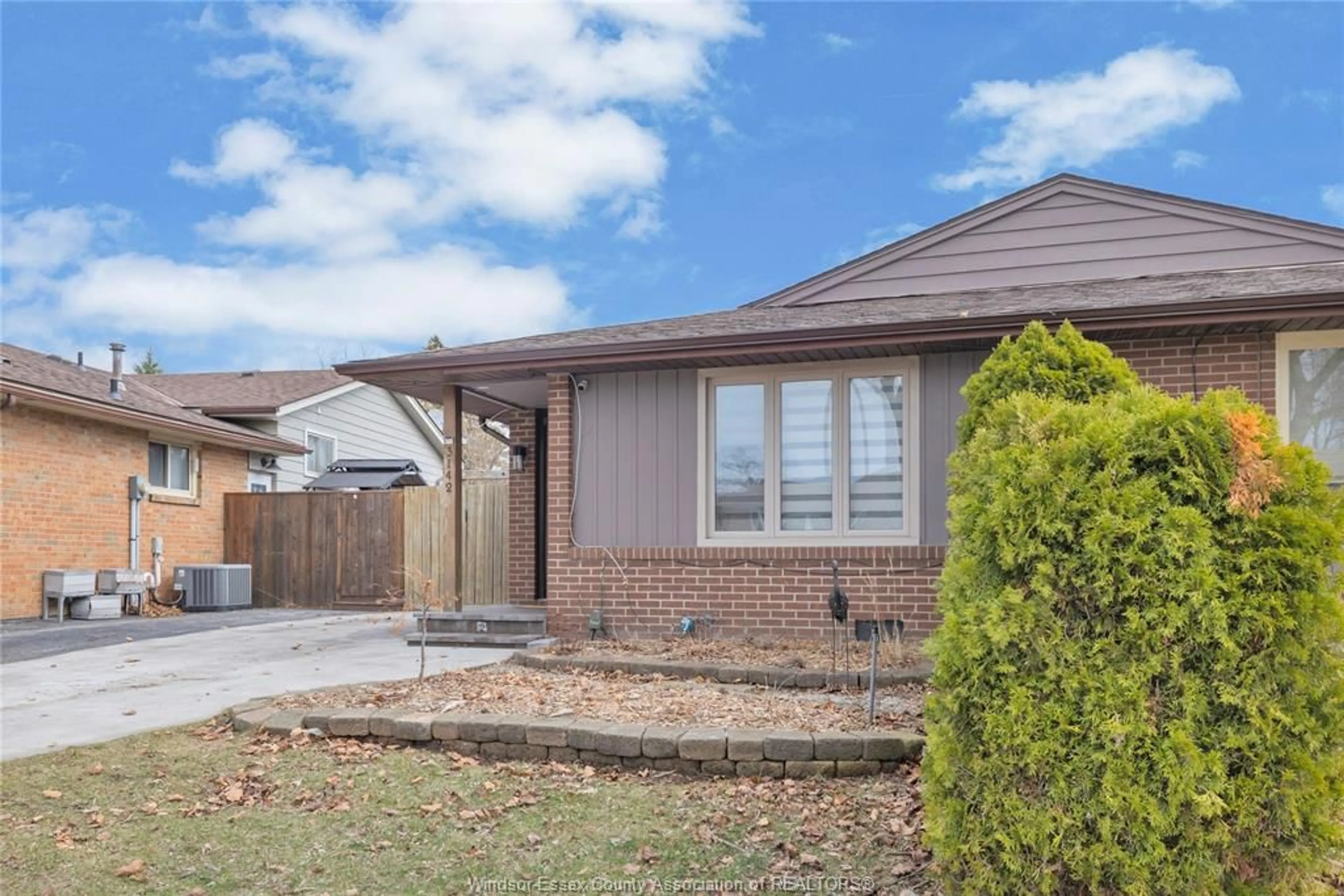 Unknown for 3142 ELMWOOD Cres, Windsor Ontario N8R 1X4