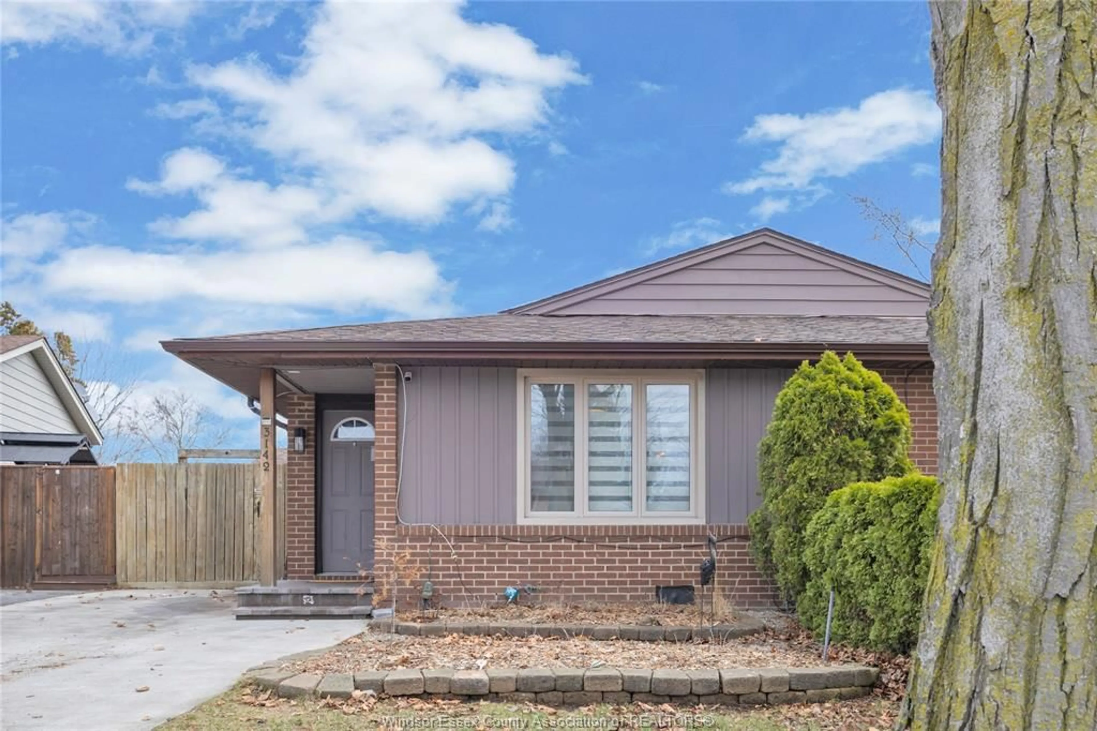 Unknown for 3142 ELMWOOD Cres, Windsor Ontario N8R 1X4