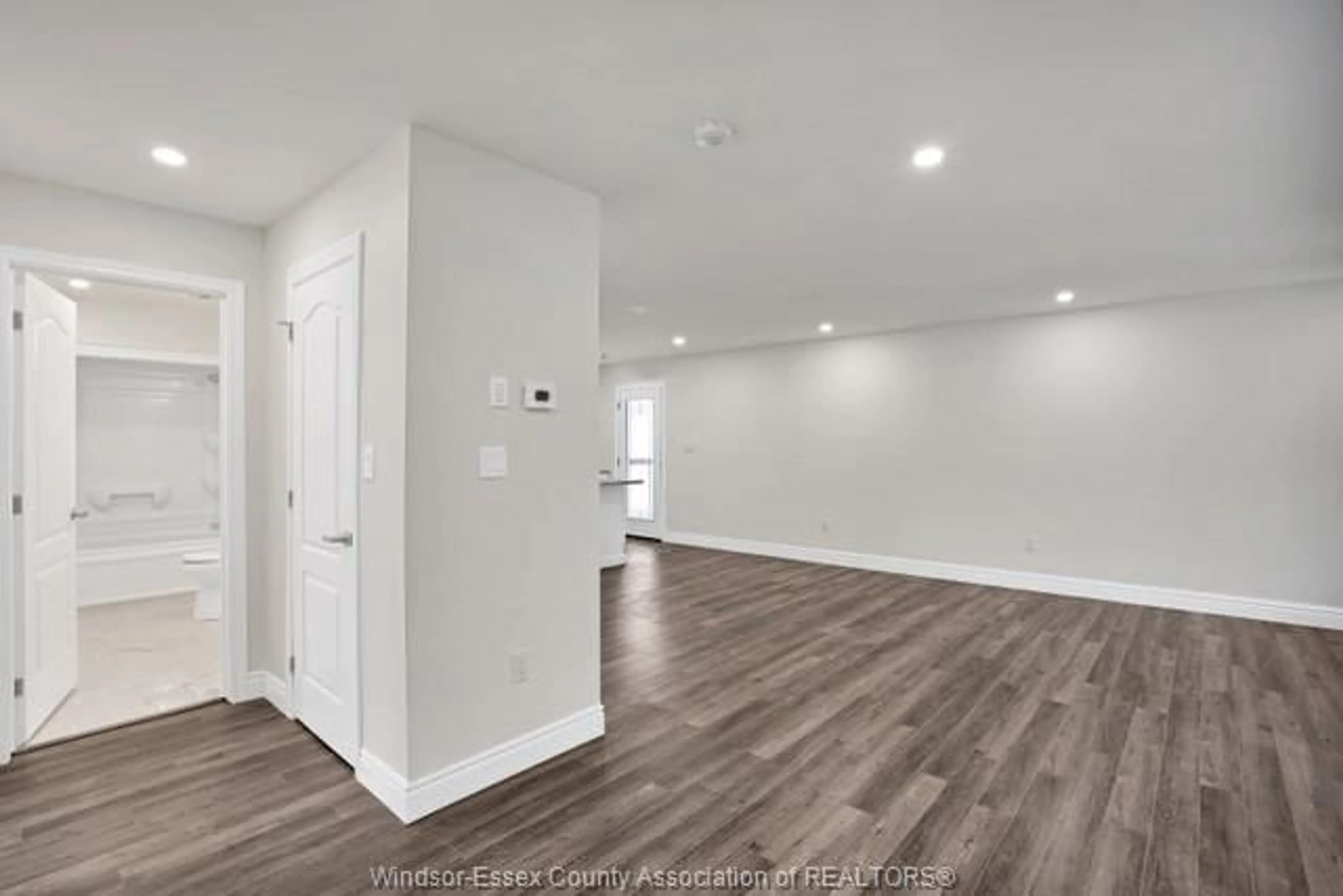 A pic of a room for 423 LOGAN #1, 2, Windsor Ontario N8X 2V3