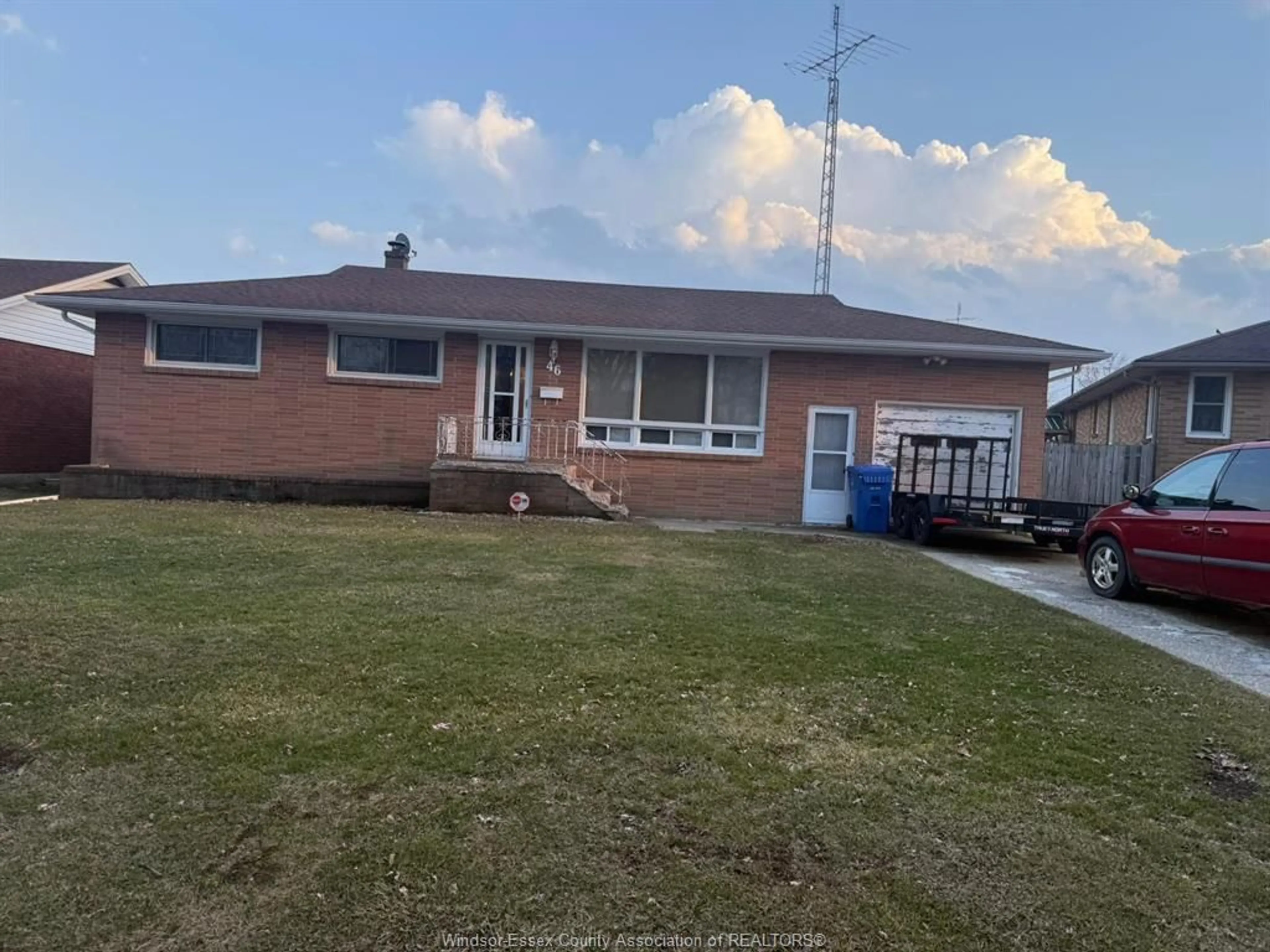 A pic from outside/outdoor area/front of a property/back of a property/a pic from drone, unknown for 46 PEARL, Leamington Ontario N8H 1J7