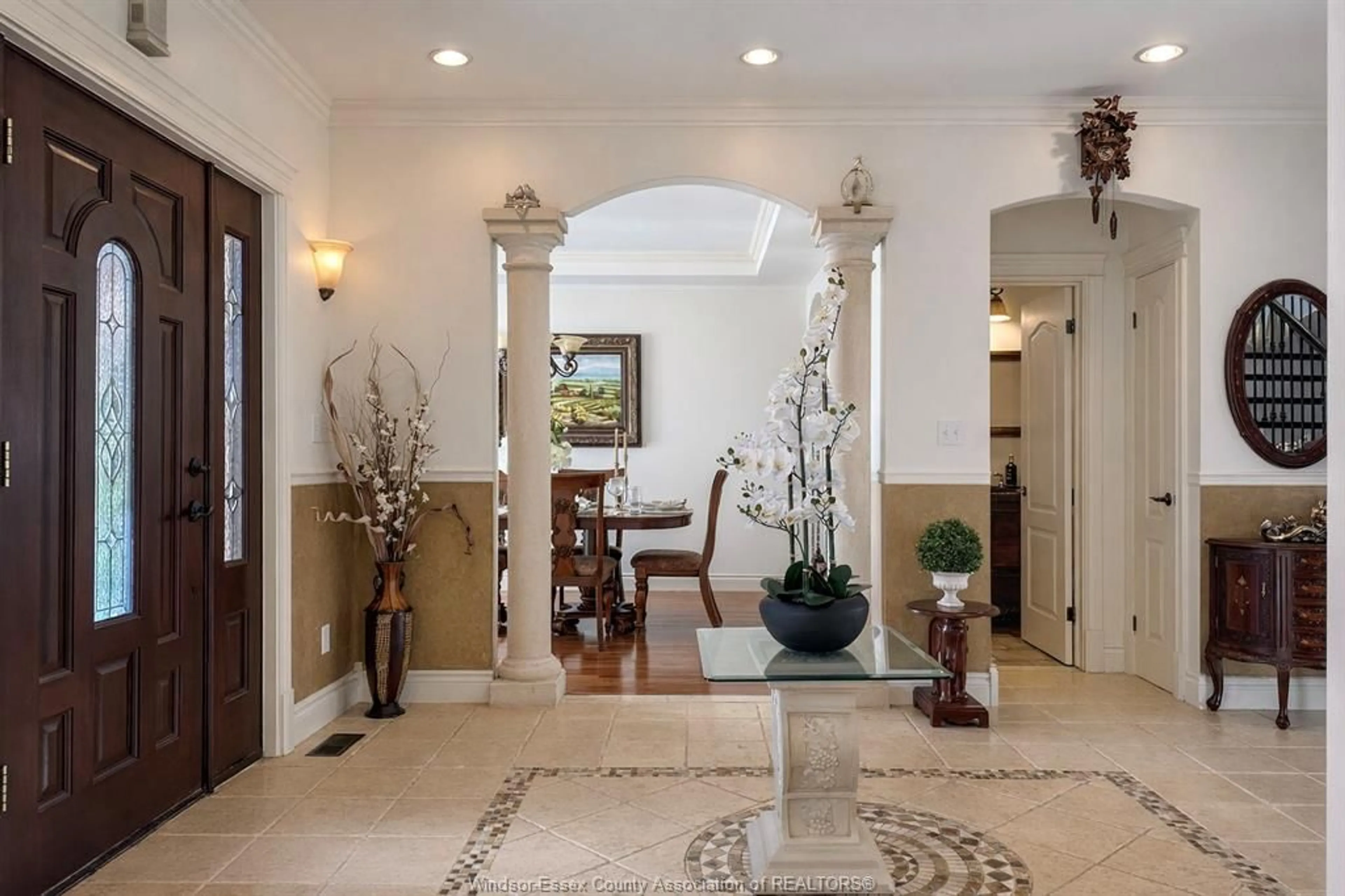 Indoor entryway for 1042 HUNTINGTON, Lakeshore Ontario N8L 0W2