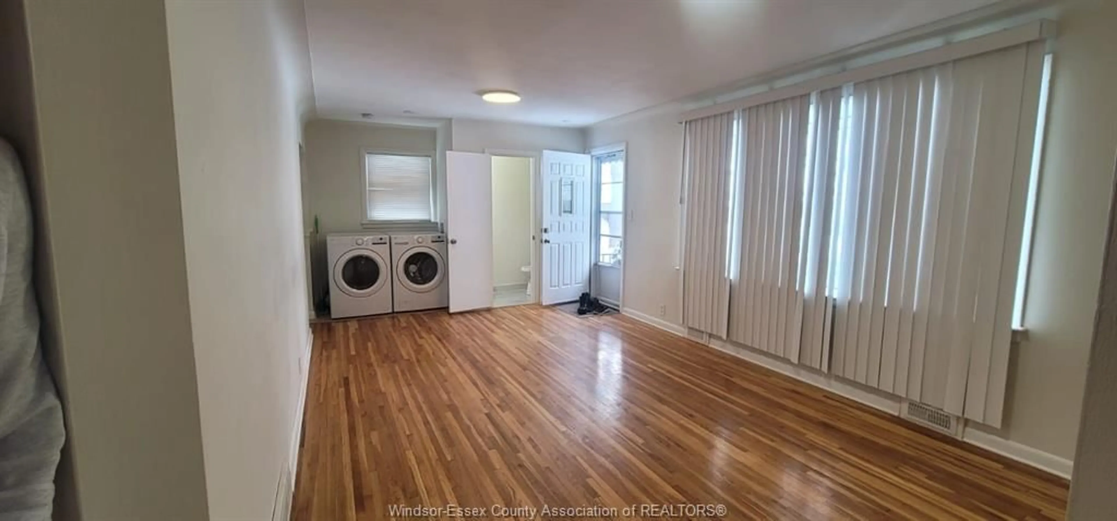 A pic of a room for 2678 ASKIN Ave, Windsor Ontario N9E 3B7