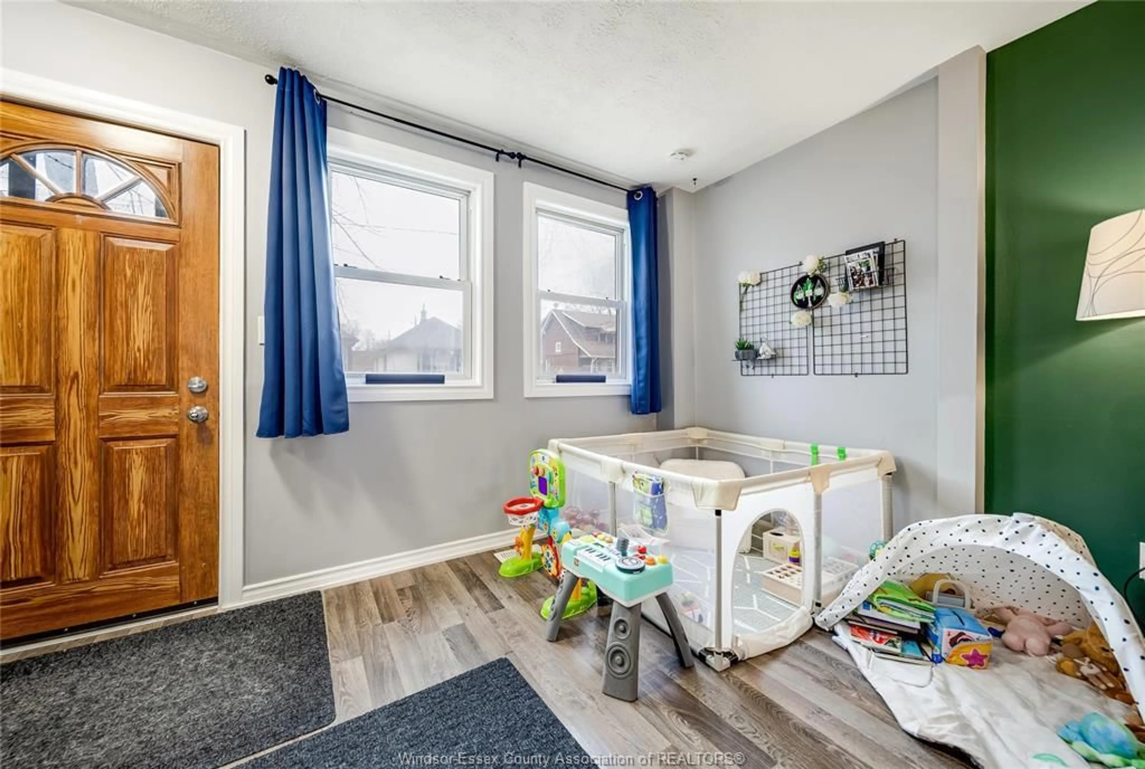 A pic of a room for 569 GROVE Ave, Windsor Ontario N9A 6G5