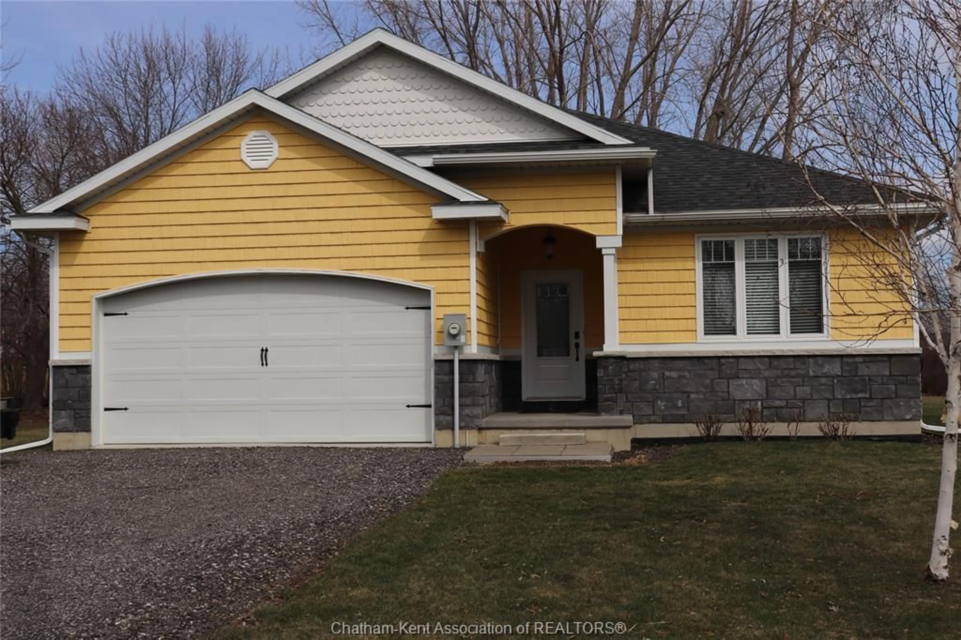 Home with vinyl exterior material, street for 27 Wolfe St, Shrewsbury Ontario N0P 1A0