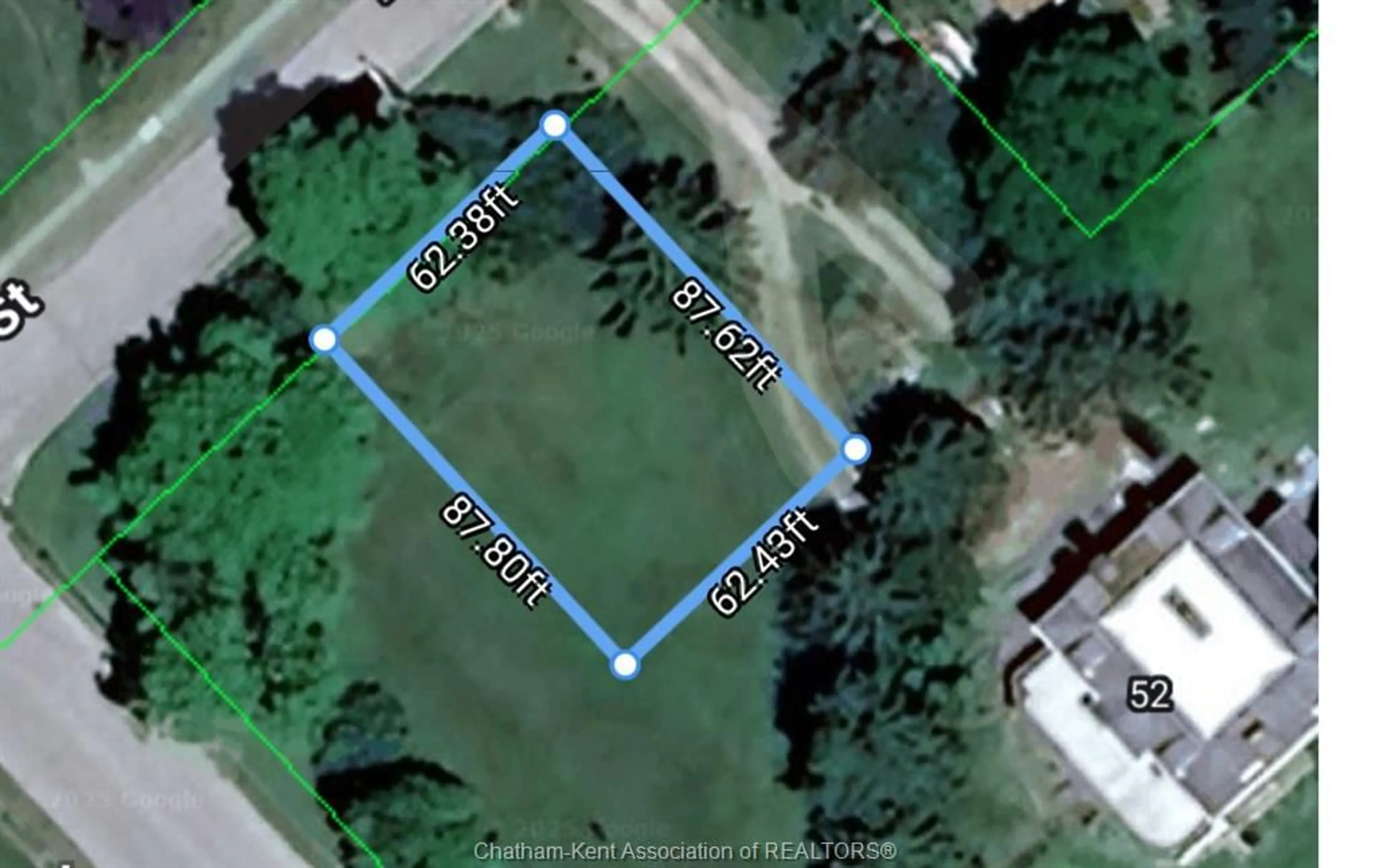 A pic from outside/outdoor area/front of a property/back of a property/a pic from drone, building for 51 MARY St, Thamesville Ontario N0P 2K0