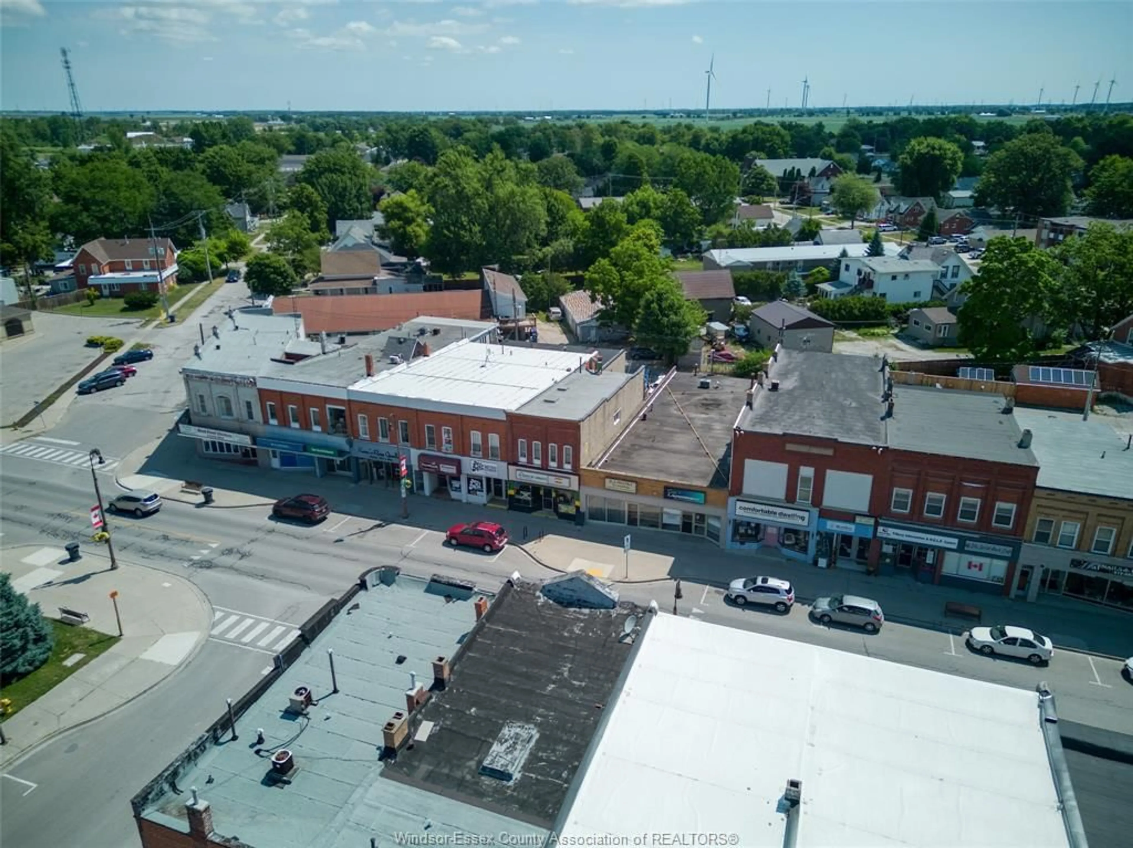 A pic from outside/outdoor area/front of a property/back of a property/a pic from drone, city buildings view from balcony for 40 QUEEN, Tilbury Ontario N0P 2L0