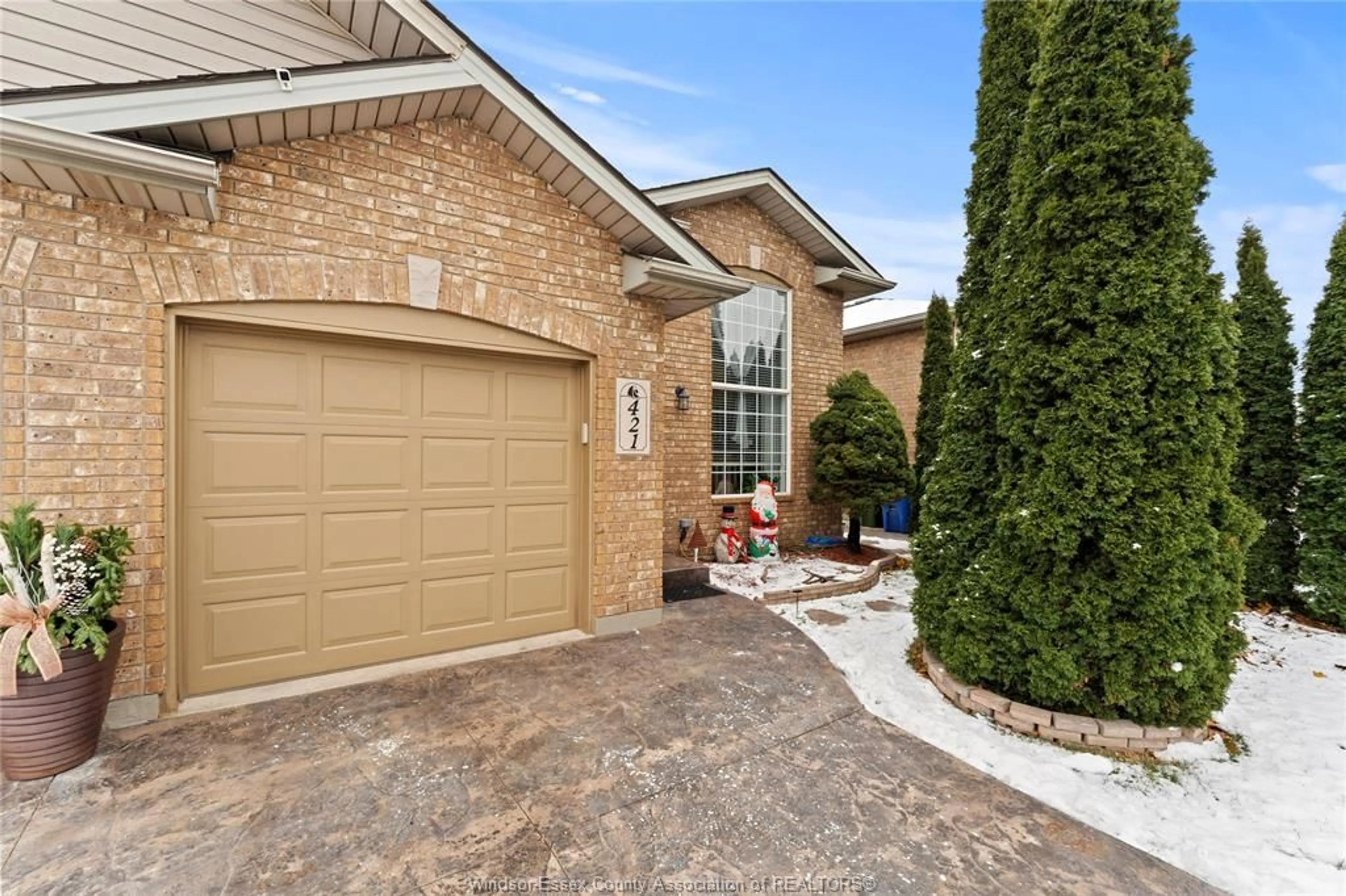 Home with brick exterior material, street for 421 MERRILL, LaSalle Ontario N9J 3R2