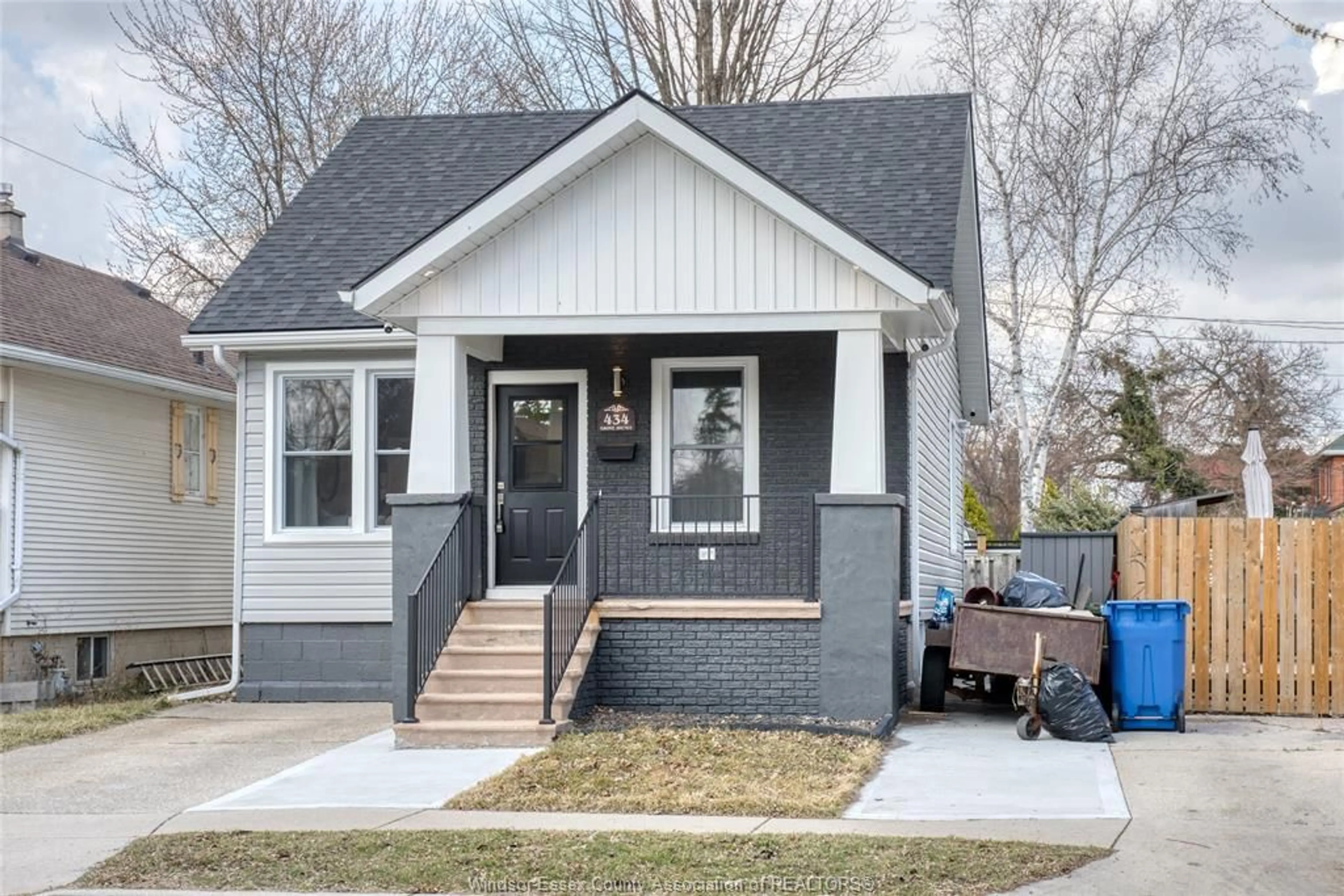 Home with vinyl exterior material, street for 434 GROVE St, Windsor Ontario N9A 6G2