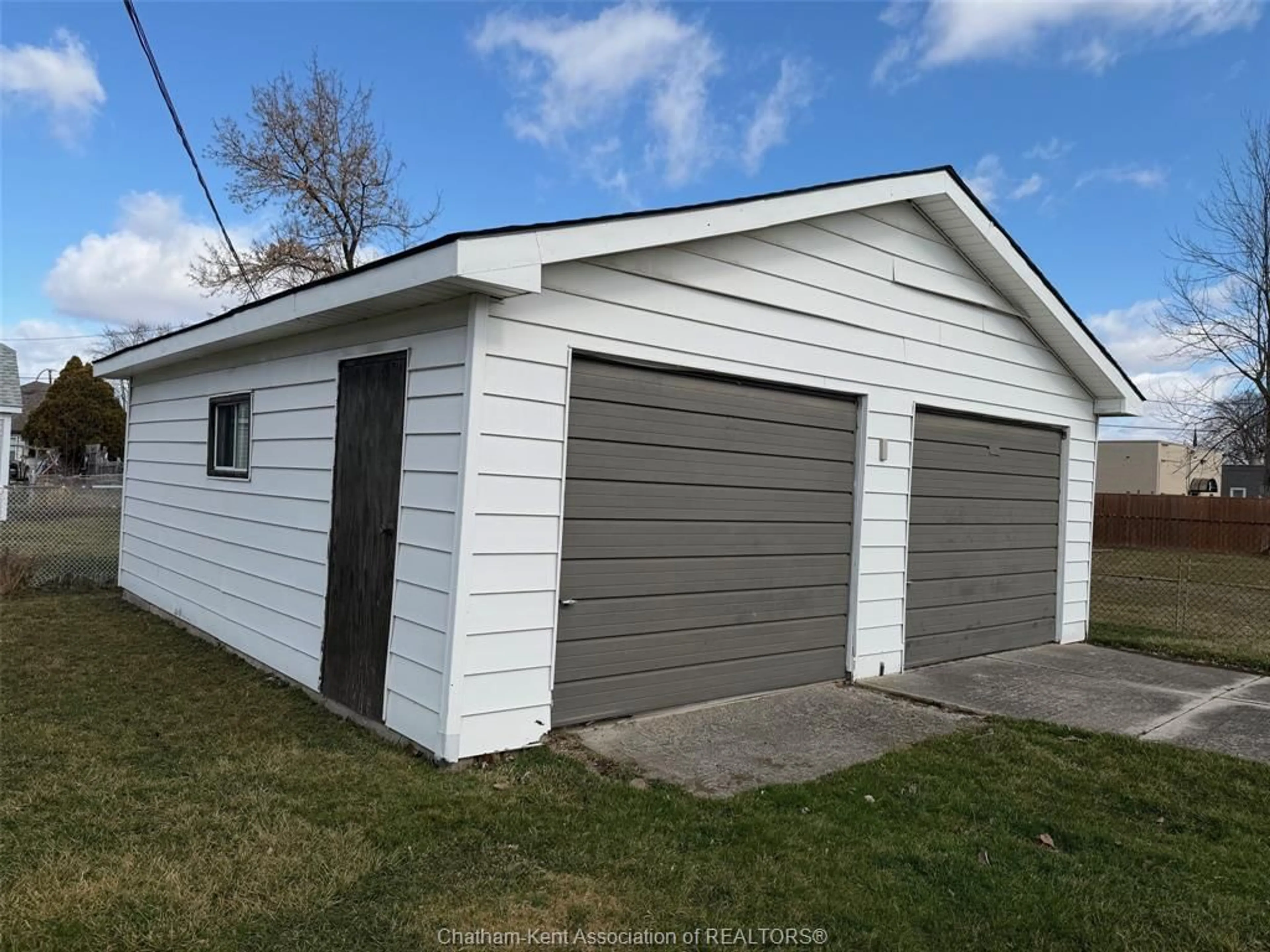 Shed for 936 James St, Wallaceburg Ontario N8A 2P7