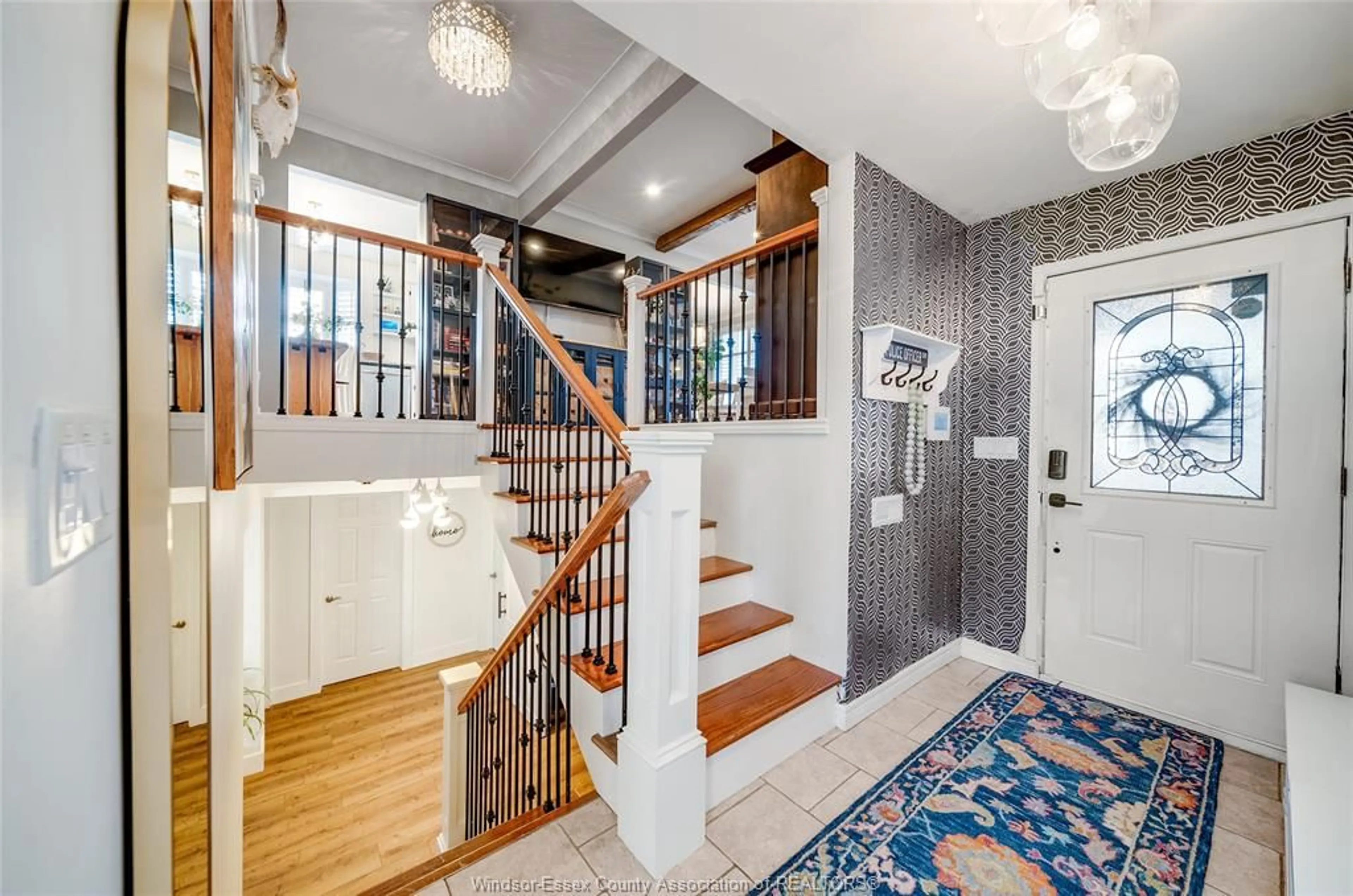 Indoor entryway for 2915 BUTTERY Crt, Windsor Ontario N9E 3W5