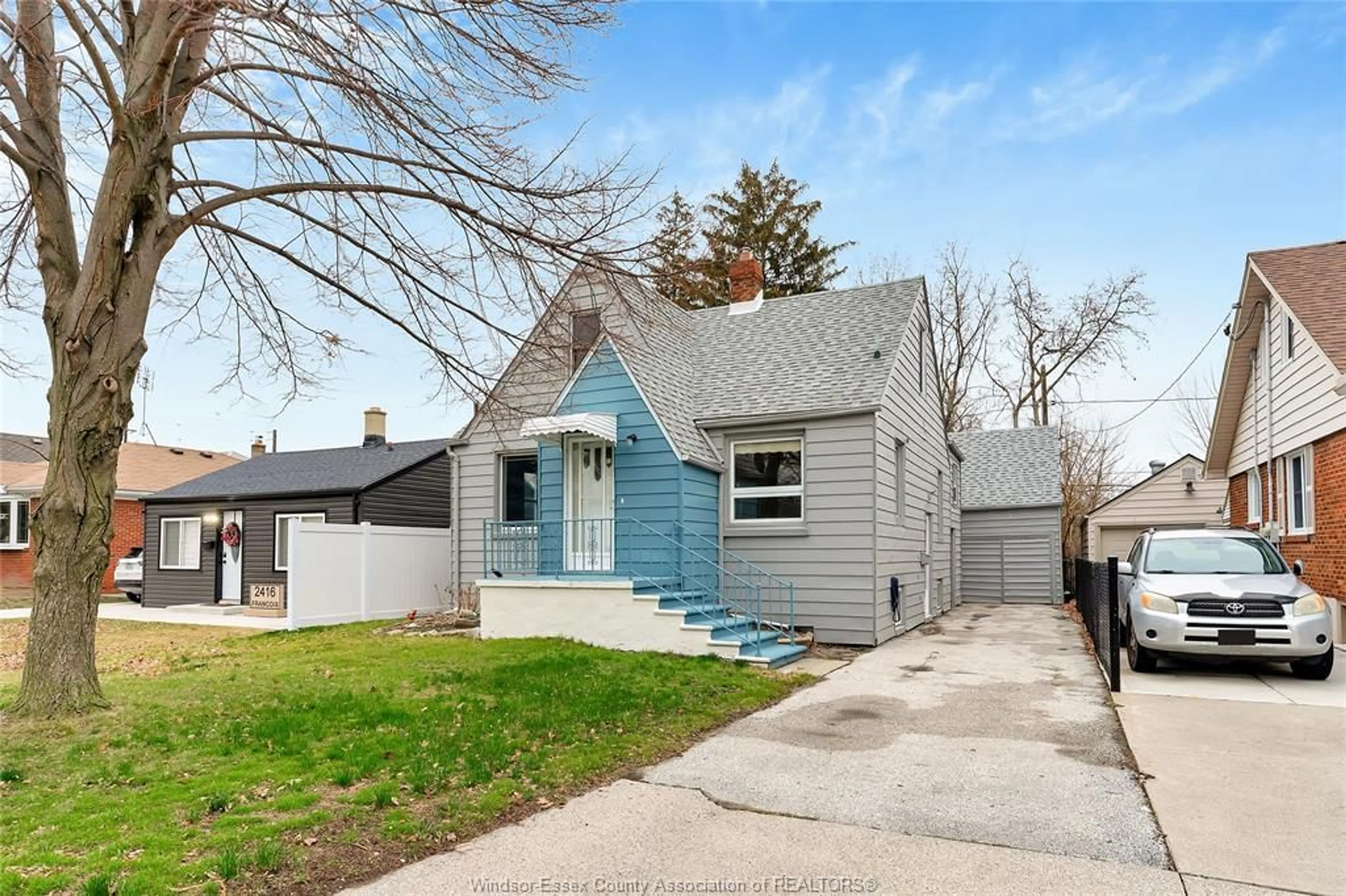 Home with vinyl exterior material, street for 2420 FRANCOIS Rd, Windsor Ontario N8W 4T4