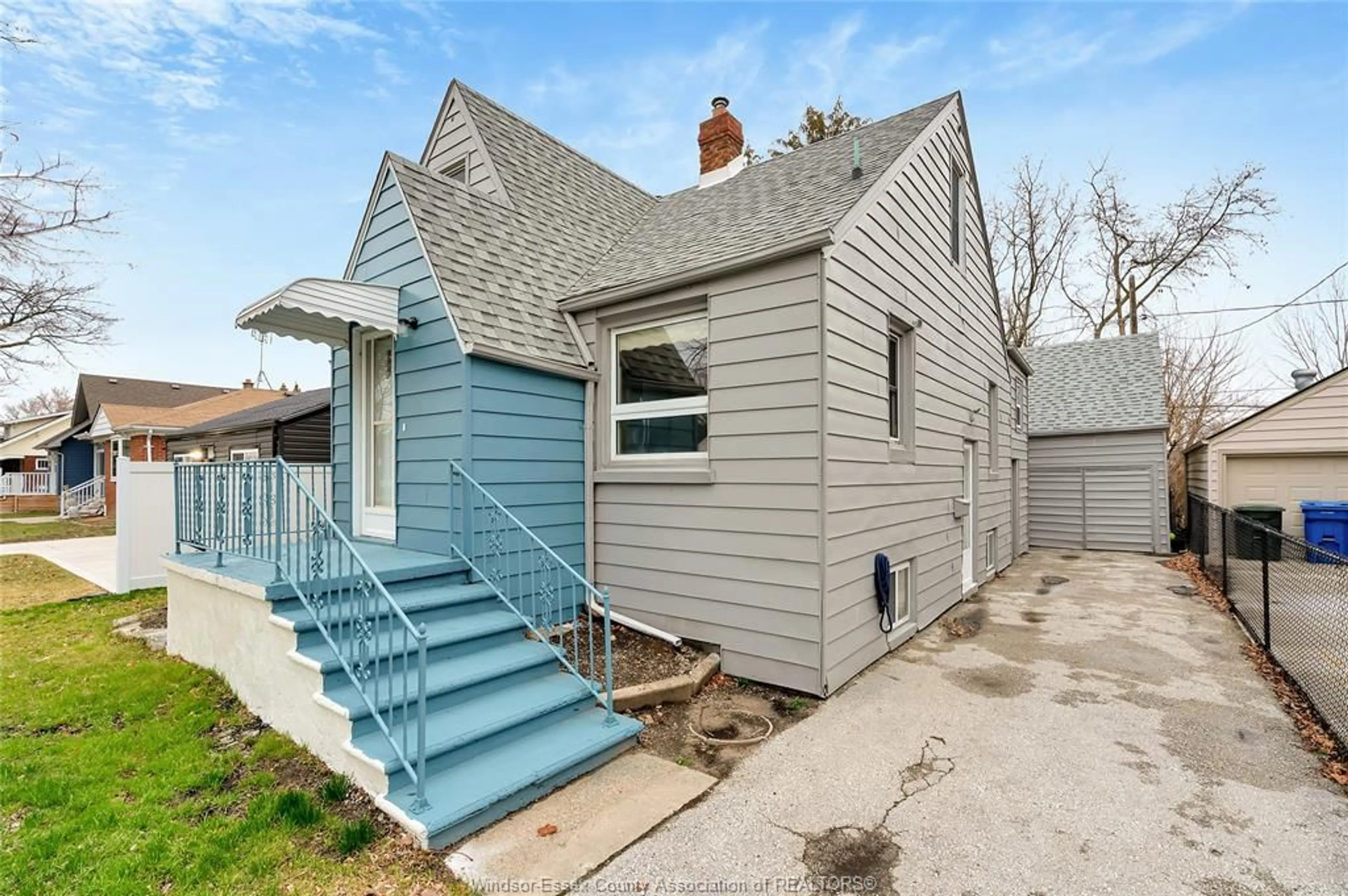 Home with vinyl exterior material, street for 2420 FRANCOIS Rd, Windsor Ontario N8W 4T4