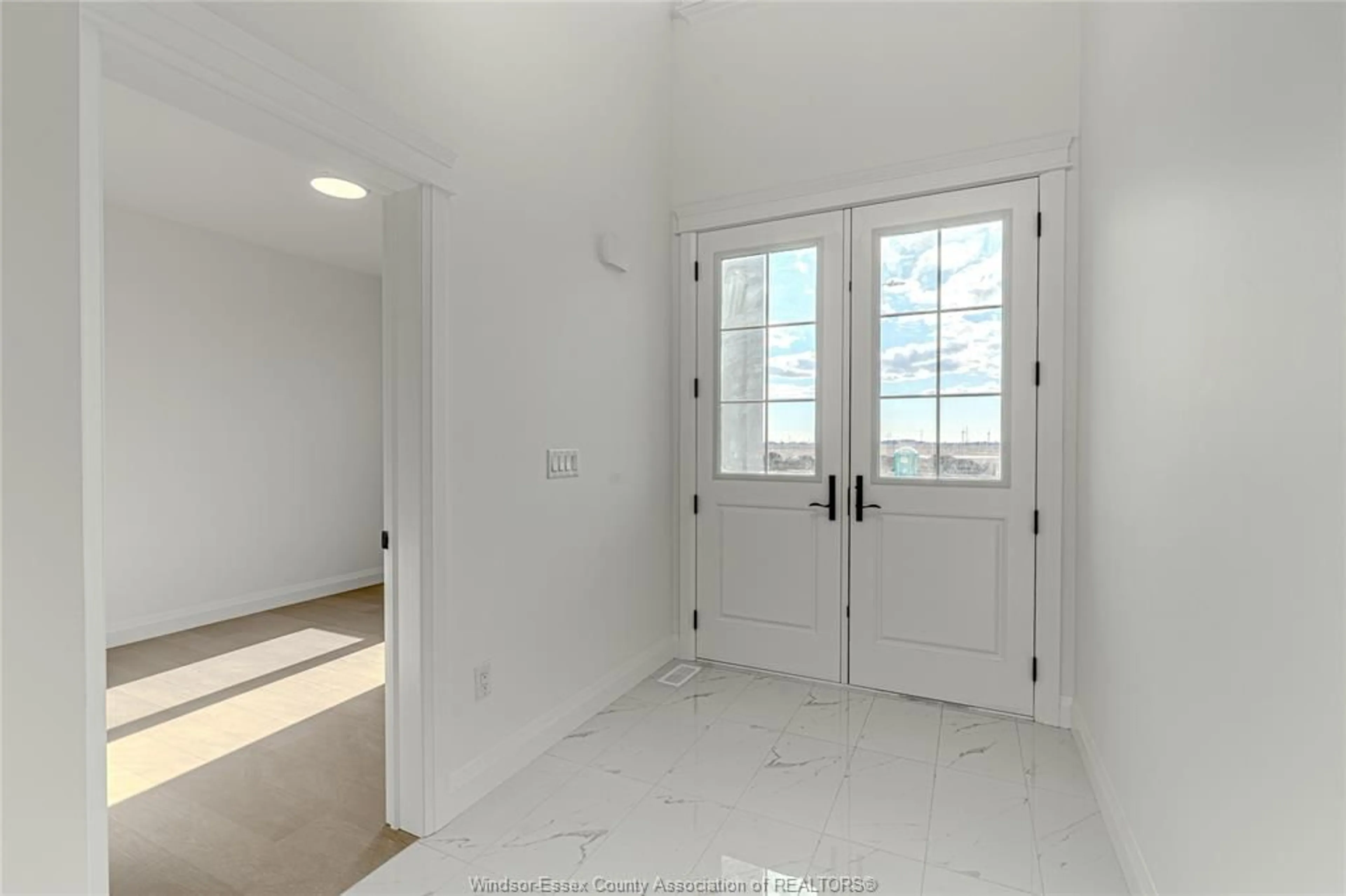 Indoor entryway for 4508 URSULA, Comber Ontario N0R 1A0