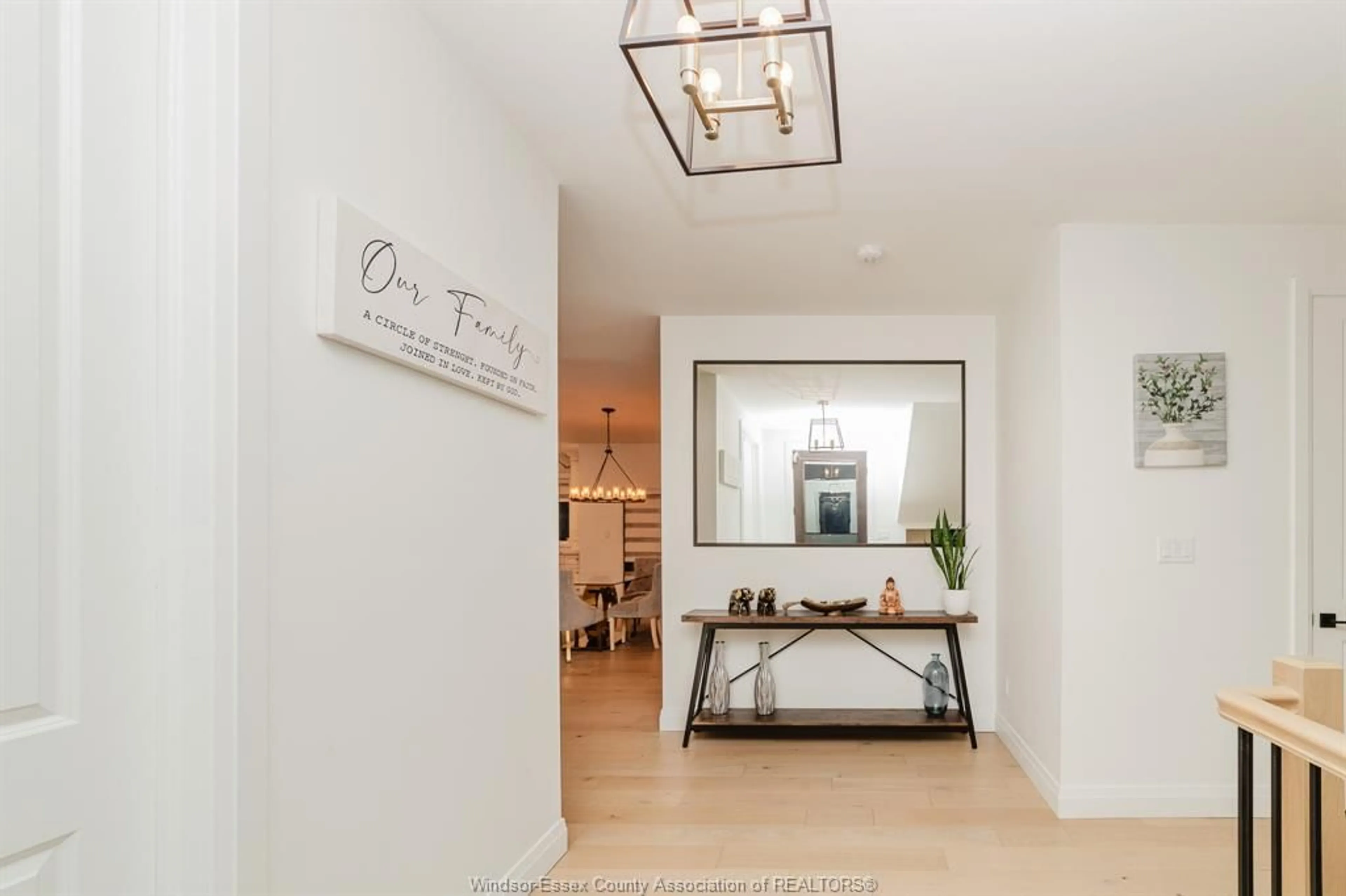 Indoor entryway for 332 CHRISTINE Ave, Belle River Ontario N0R 1A0