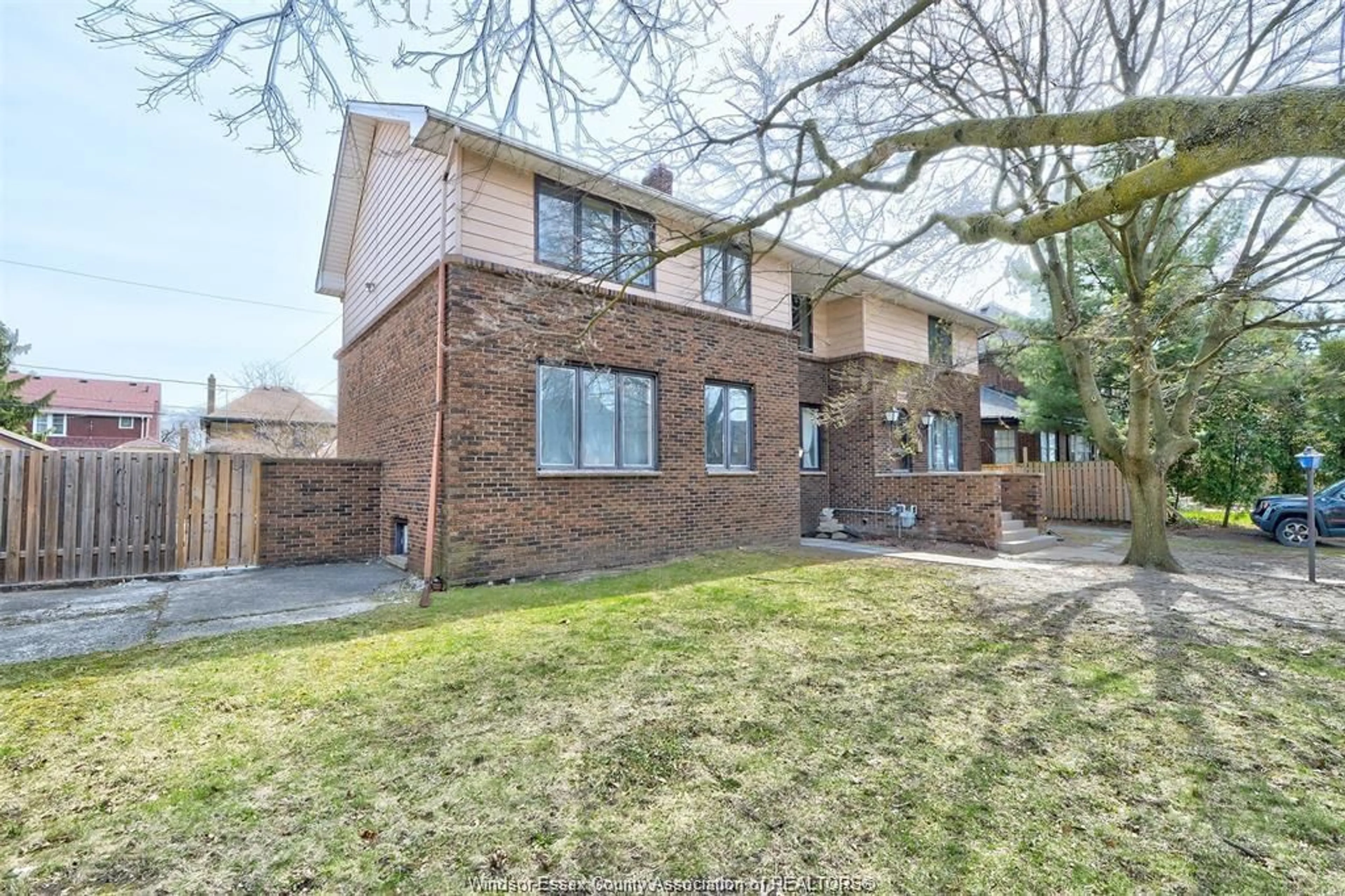 Home with brick exterior material, street for 2268 Victoria, Windsor Ontario N8X 1R1