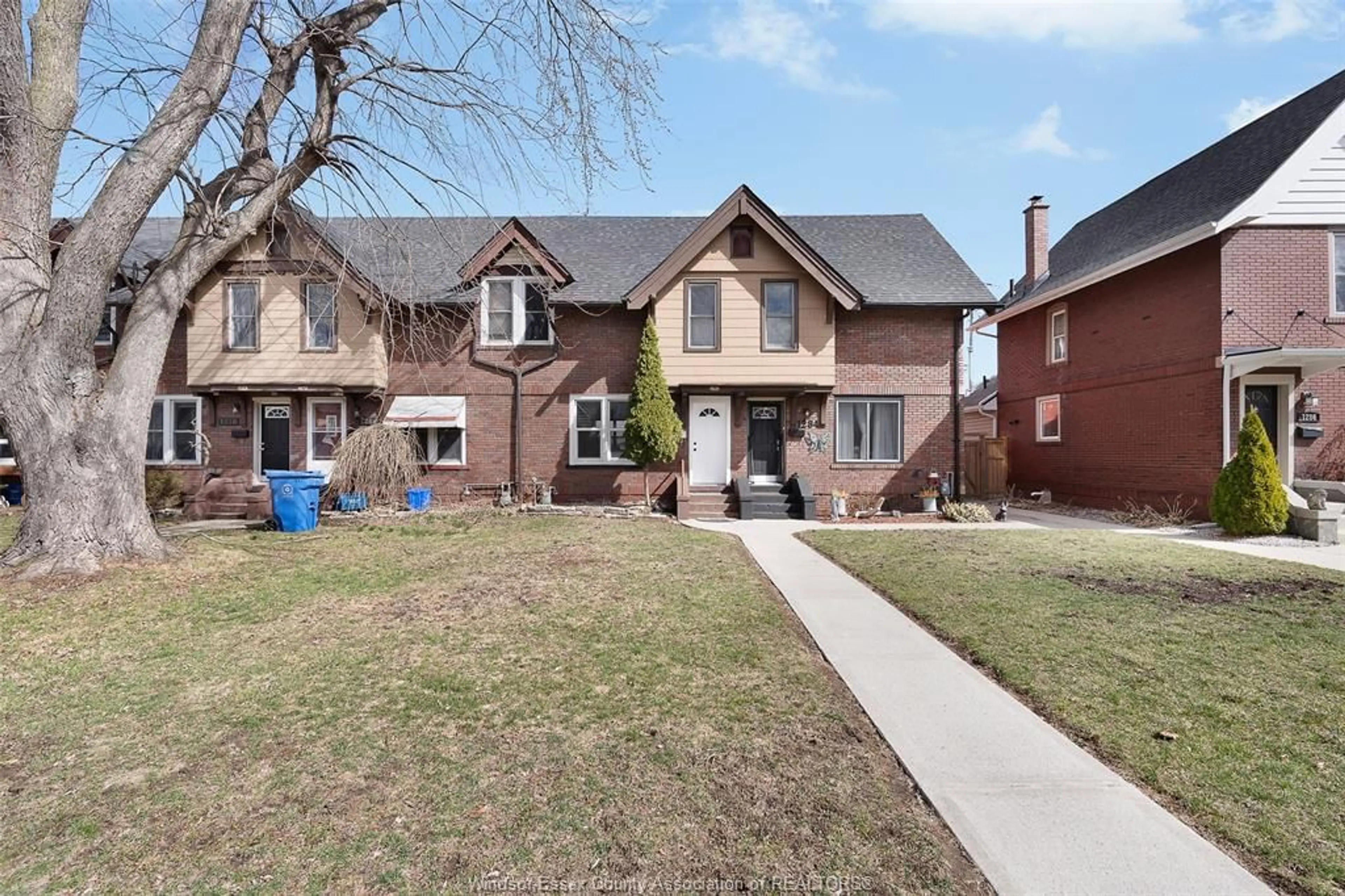 Home with brick exterior material, street for 1282 MONMOUTH, Windsor Ontario N8Y 3M1