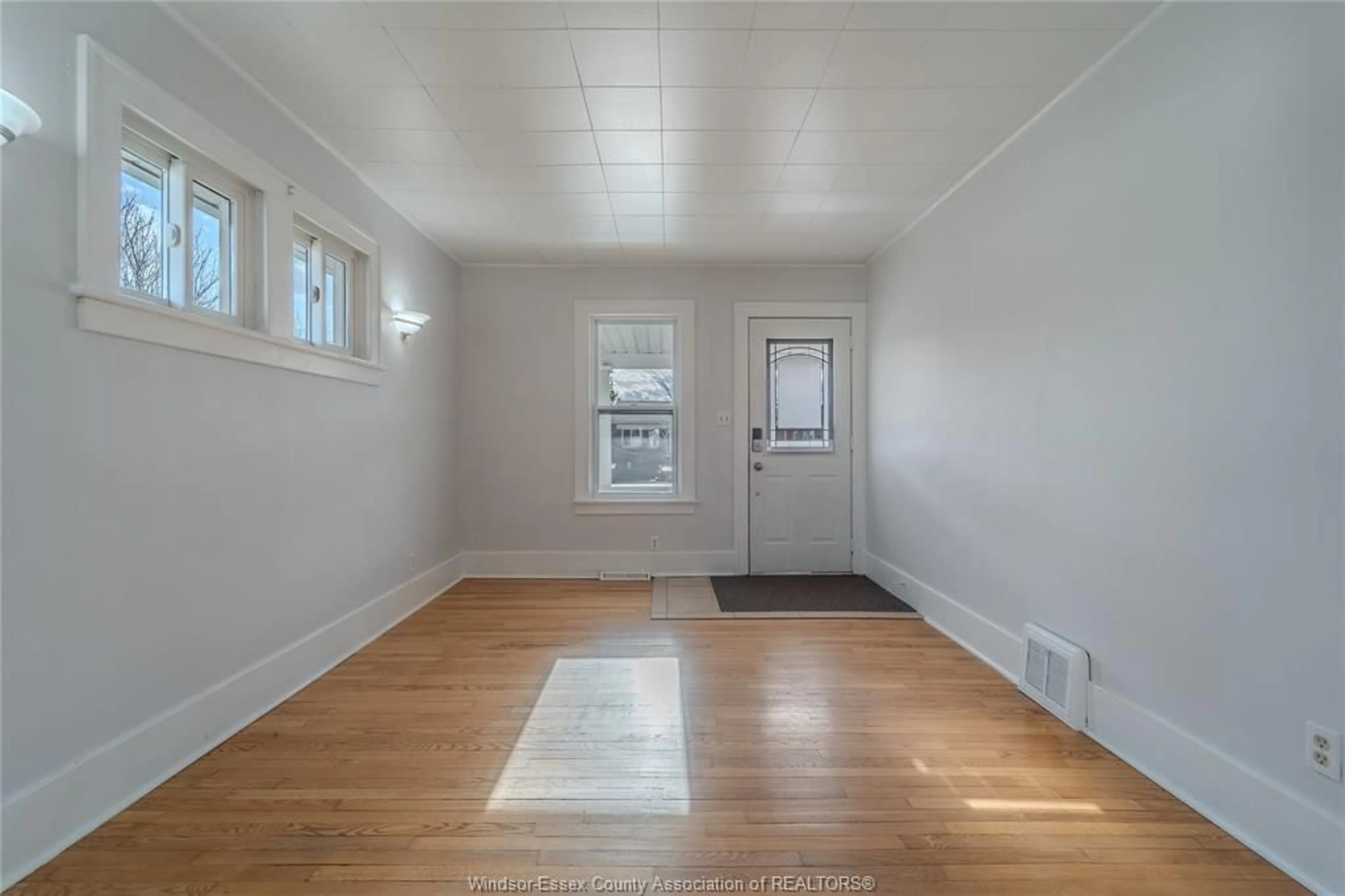 A pic of a room for 978 Glidden Ave, Windsor Ontario N8S 2N7