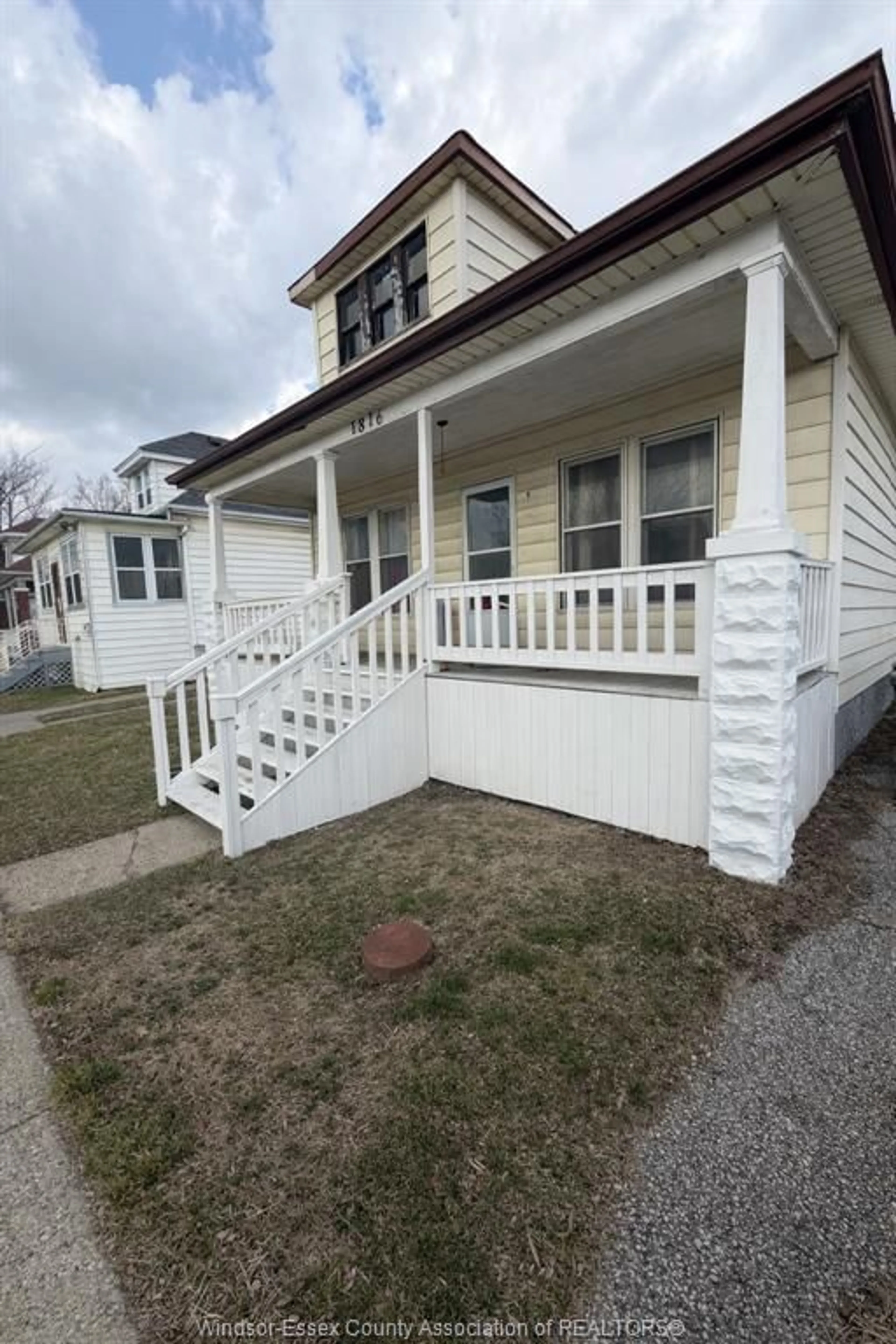 Home with vinyl exterior material, street for 1816 HICKORY, Windsor Ontario N8W 3X2