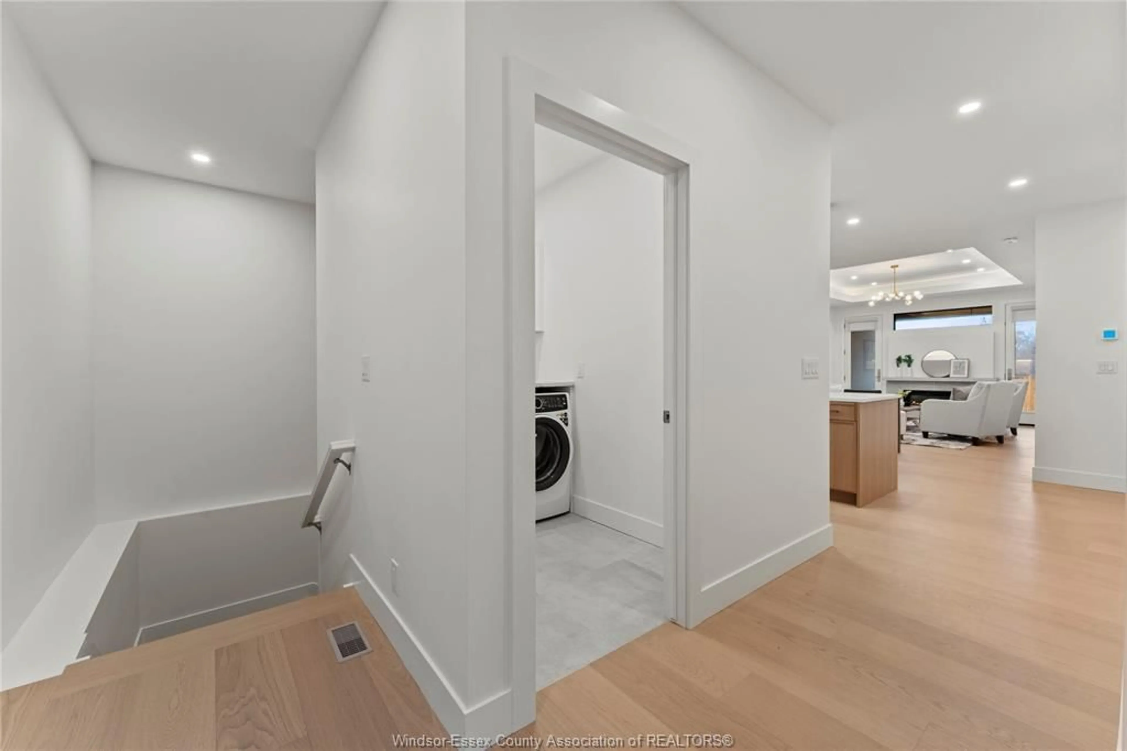 Laundry room for 5 EAGLE St, Leamington Ontario N8H 0E1