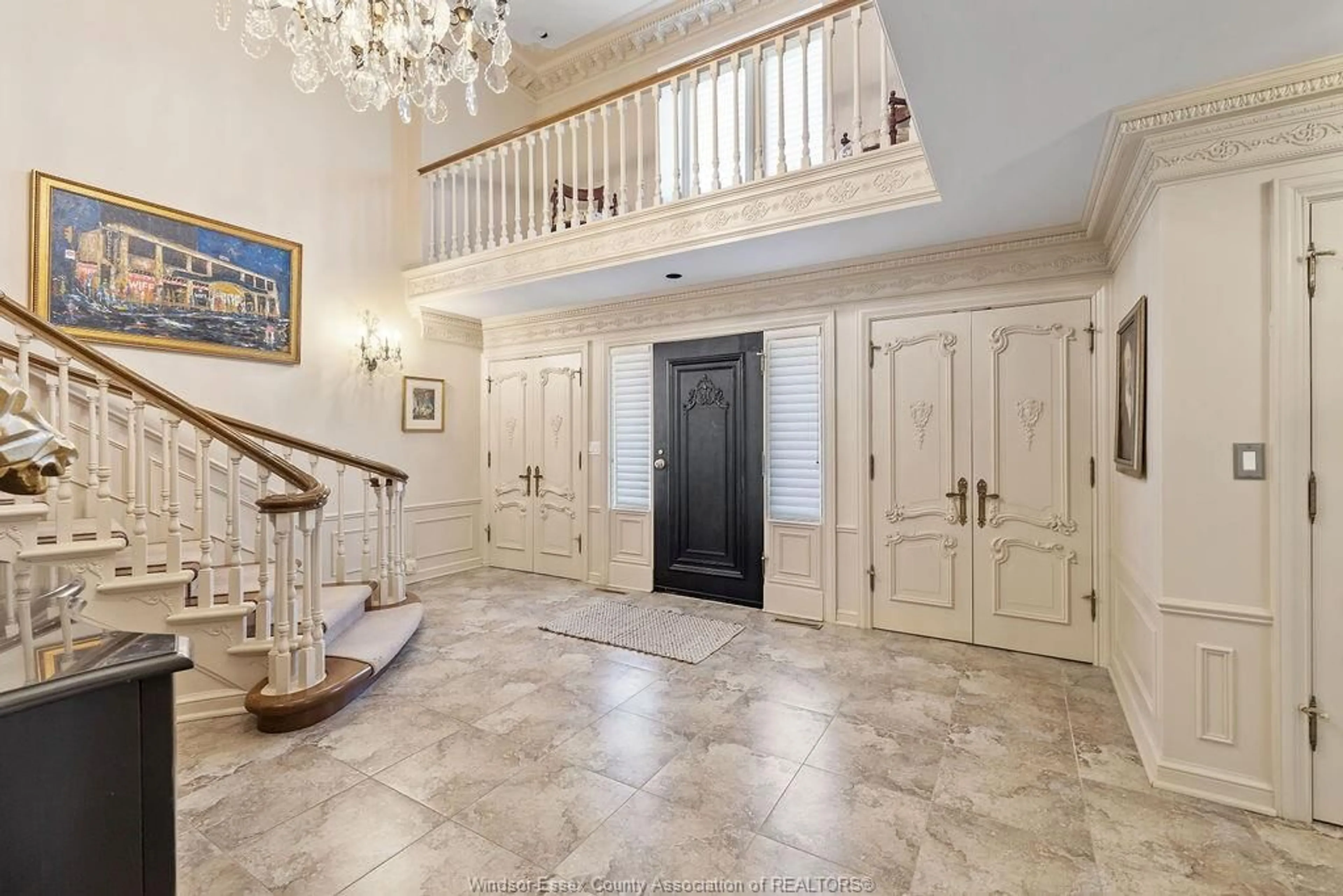 Indoor foyer for 1255 TANGLEWOOD Crt, LaSalle Ontario N9J 2K2