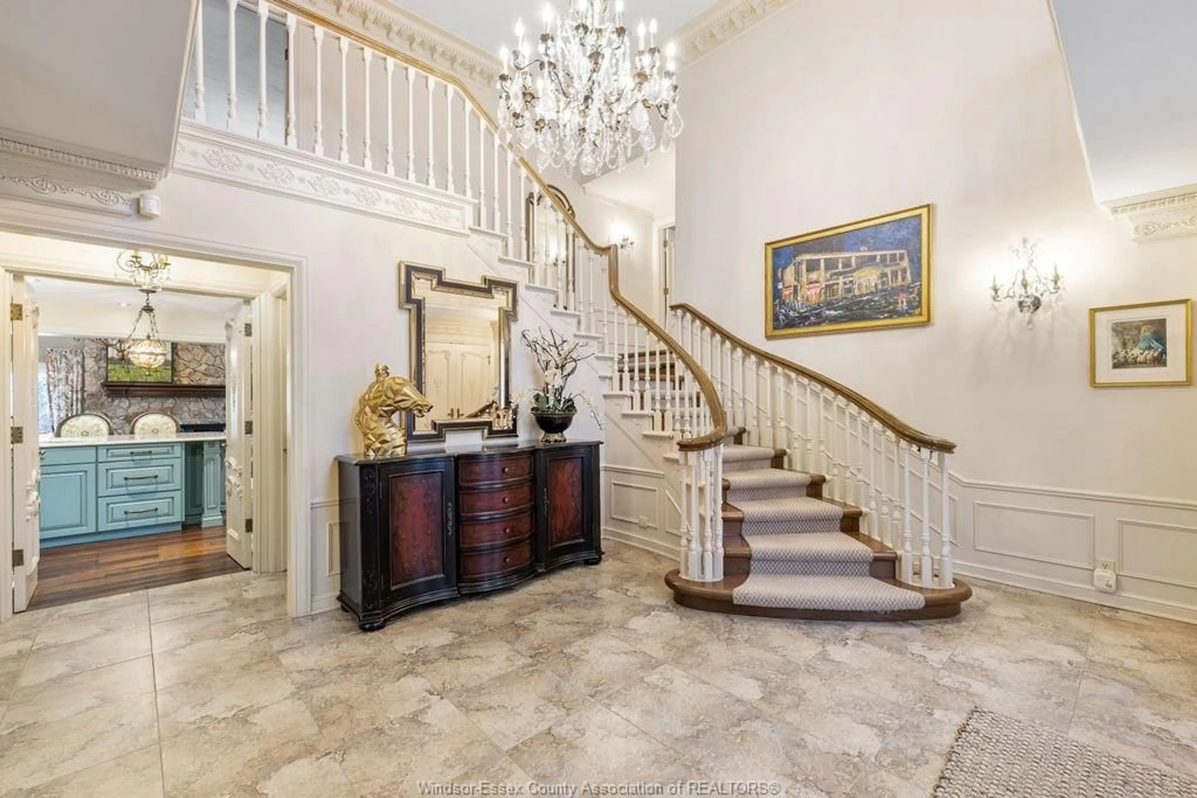 Indoor foyer for 1255 TANGLEWOOD Crt, LaSalle Ontario N9J 2K2