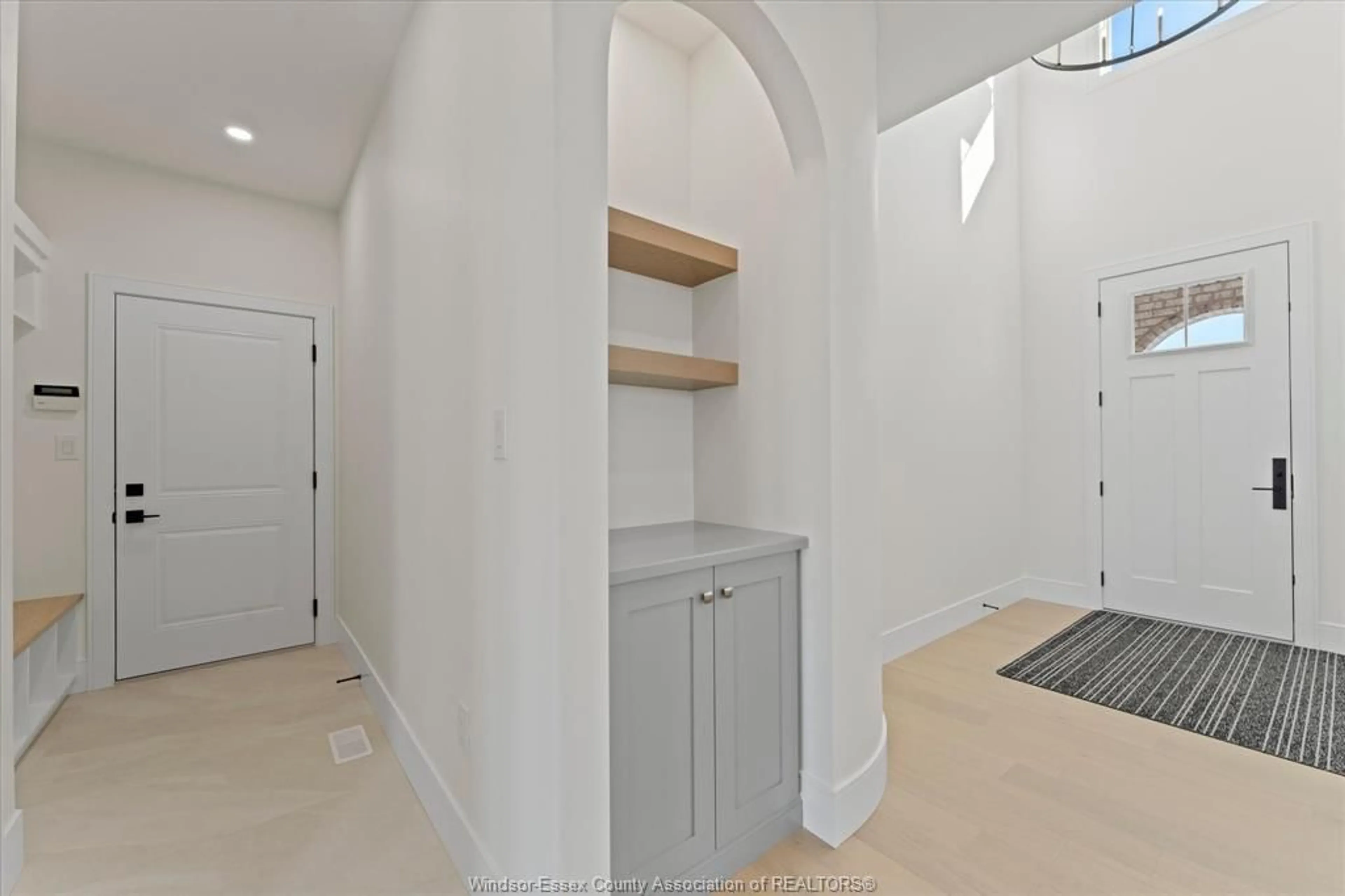 Indoor entryway for 5225 Rafael, Tecumseh Ontario N0R 1K0