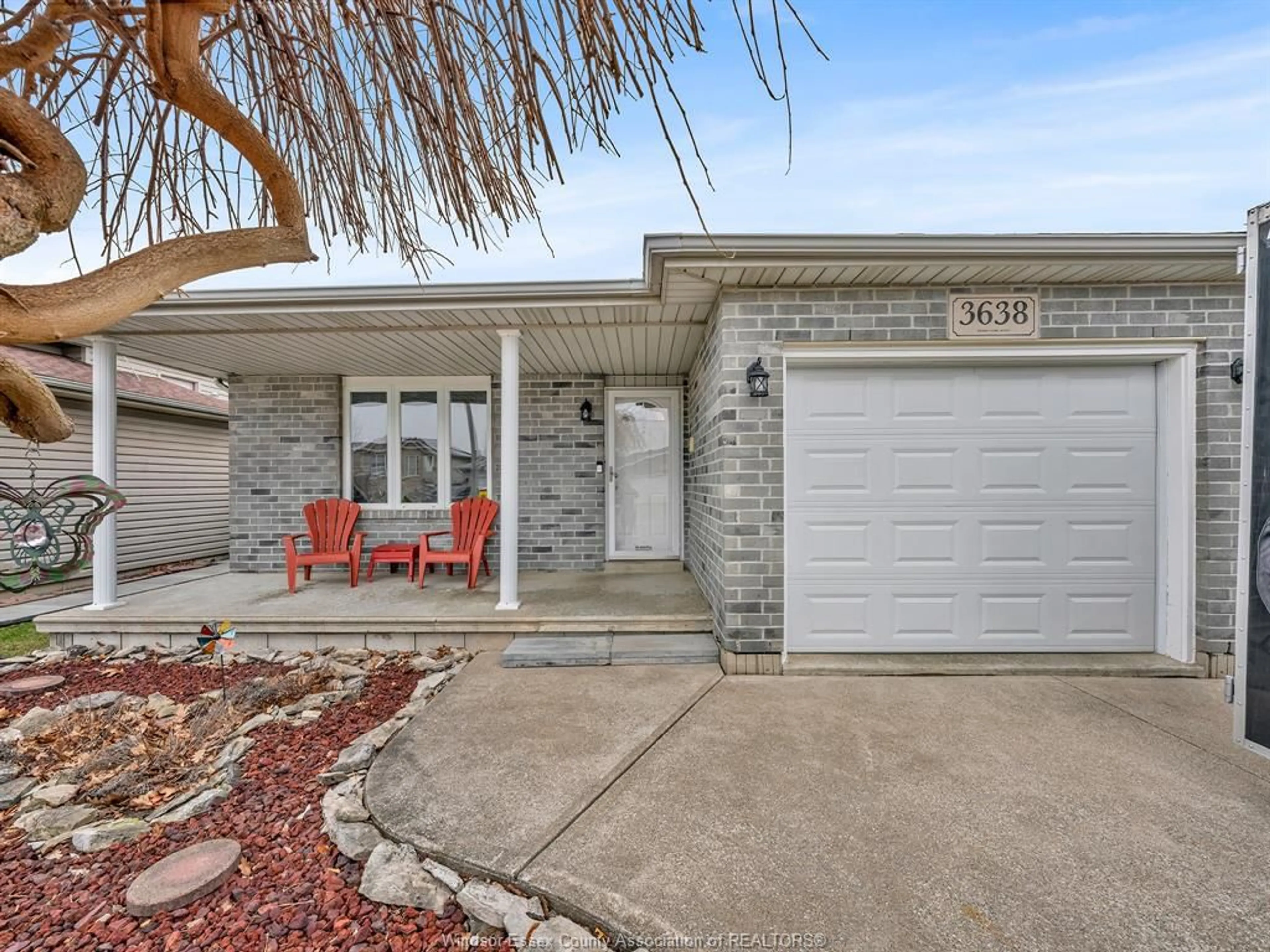 Home with vinyl exterior material, street for 3638 Irongate Cir, Windsor Ontario N8W 5T4