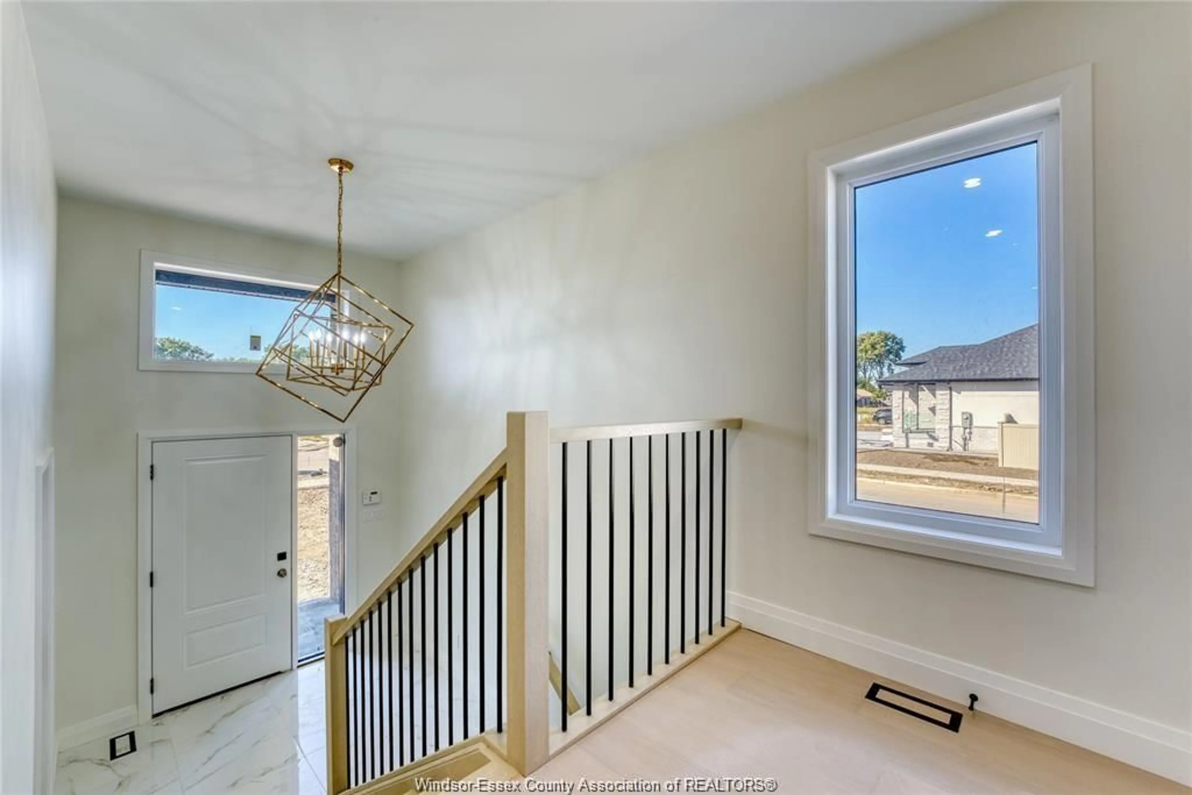 Unknown for 351 MAYRAND St, LaSalle Ontario N9J 0E7