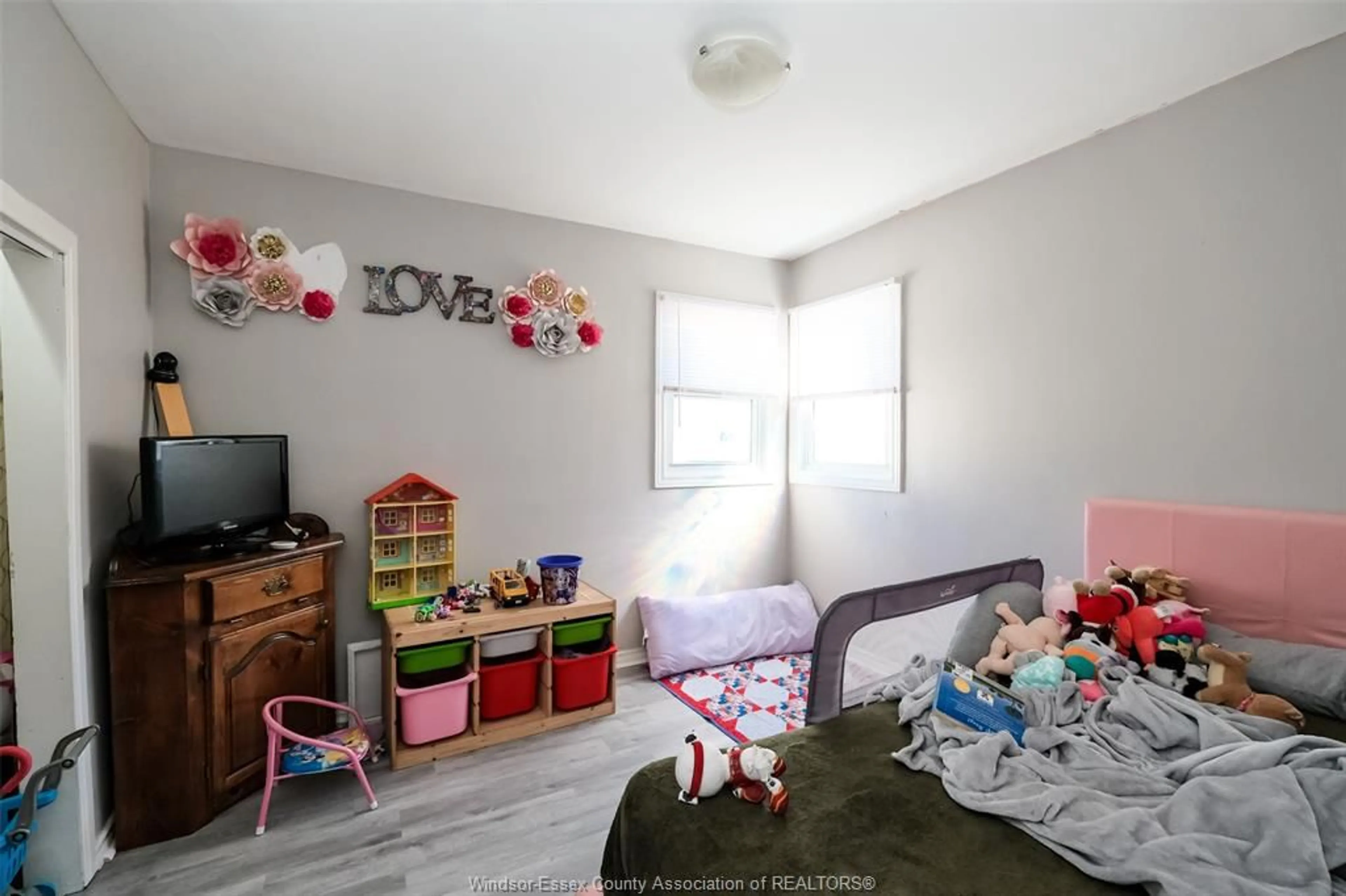 A pic of a room for 3651 BLISS Rd, Windsor Ontario N8W 3C1