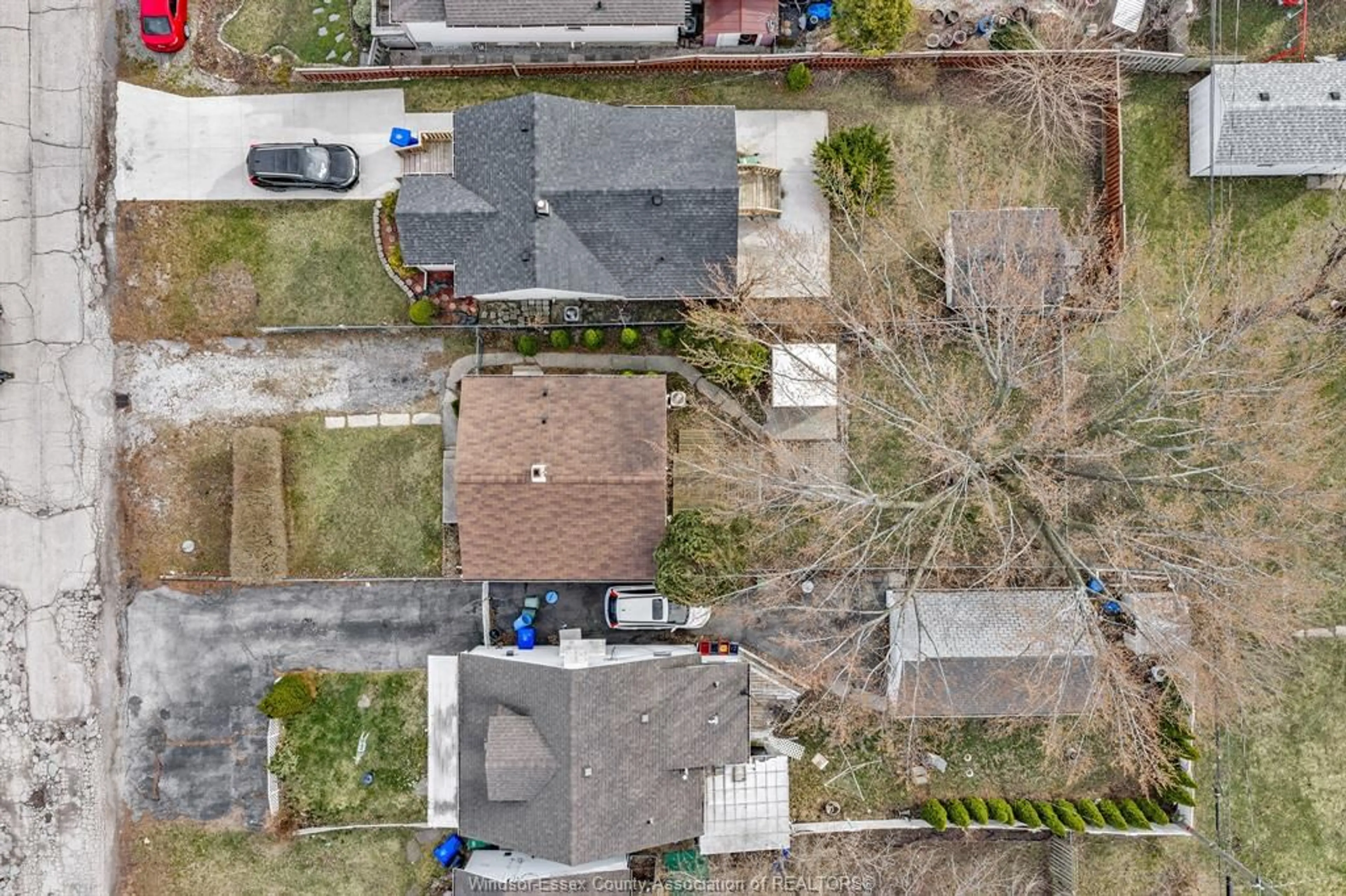 A pic from outside/outdoor area/front of a property/back of a property/a pic from drone, street for 683 STANLEY, Windsor Ontario N8X 3B3