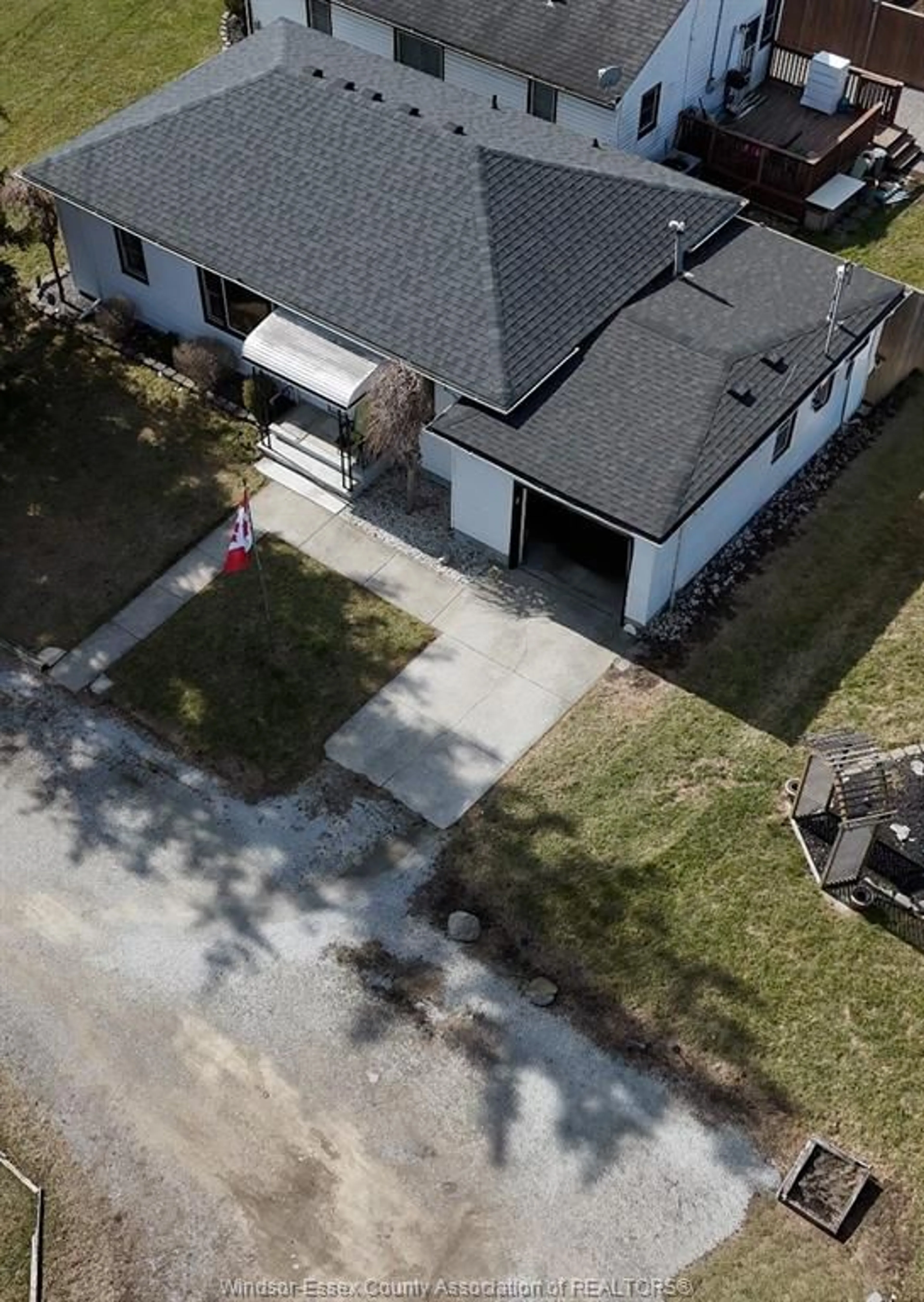 A pic from outside/outdoor area/front of a property/back of a property/a pic from drone, street for 4498 GRAND MARAIS Rd, Windsor Ontario N8W 1X7
