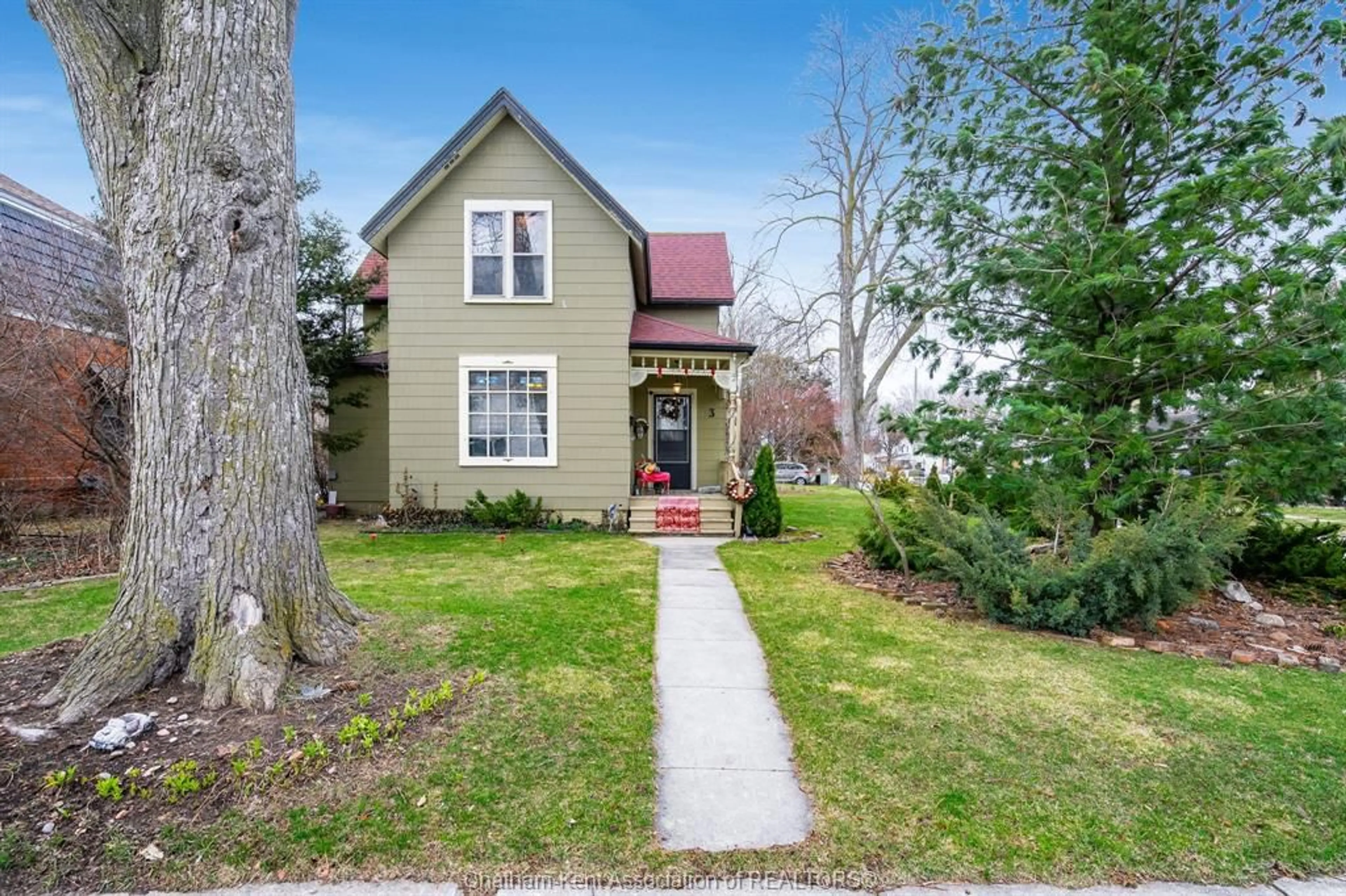Home with brick exterior material, street for 3 Lansdowne Ave, Chatham Ontario N7M 4J2