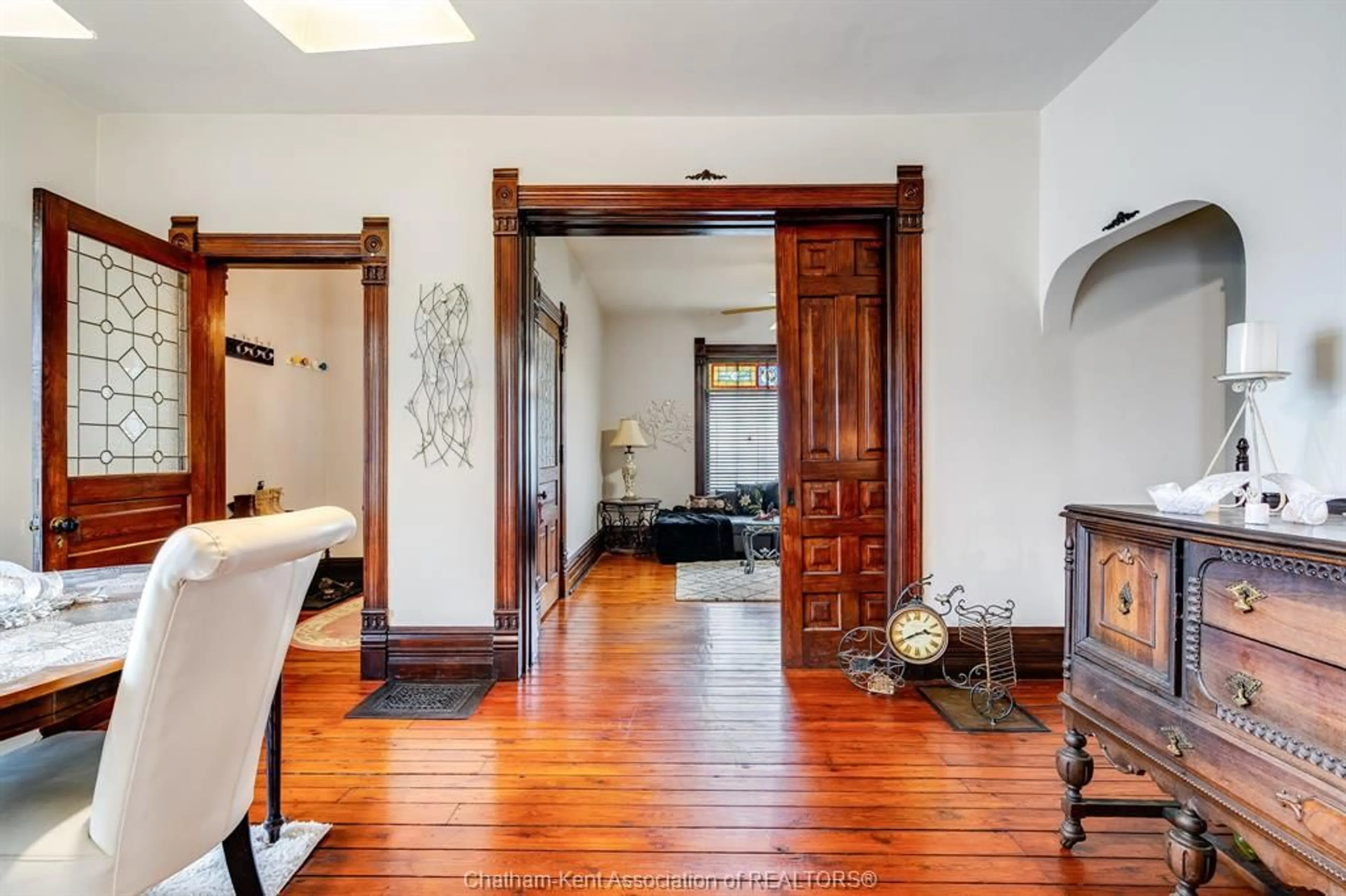 Indoor entryway for 3 Lansdowne Ave, Chatham Ontario N7M 4J2