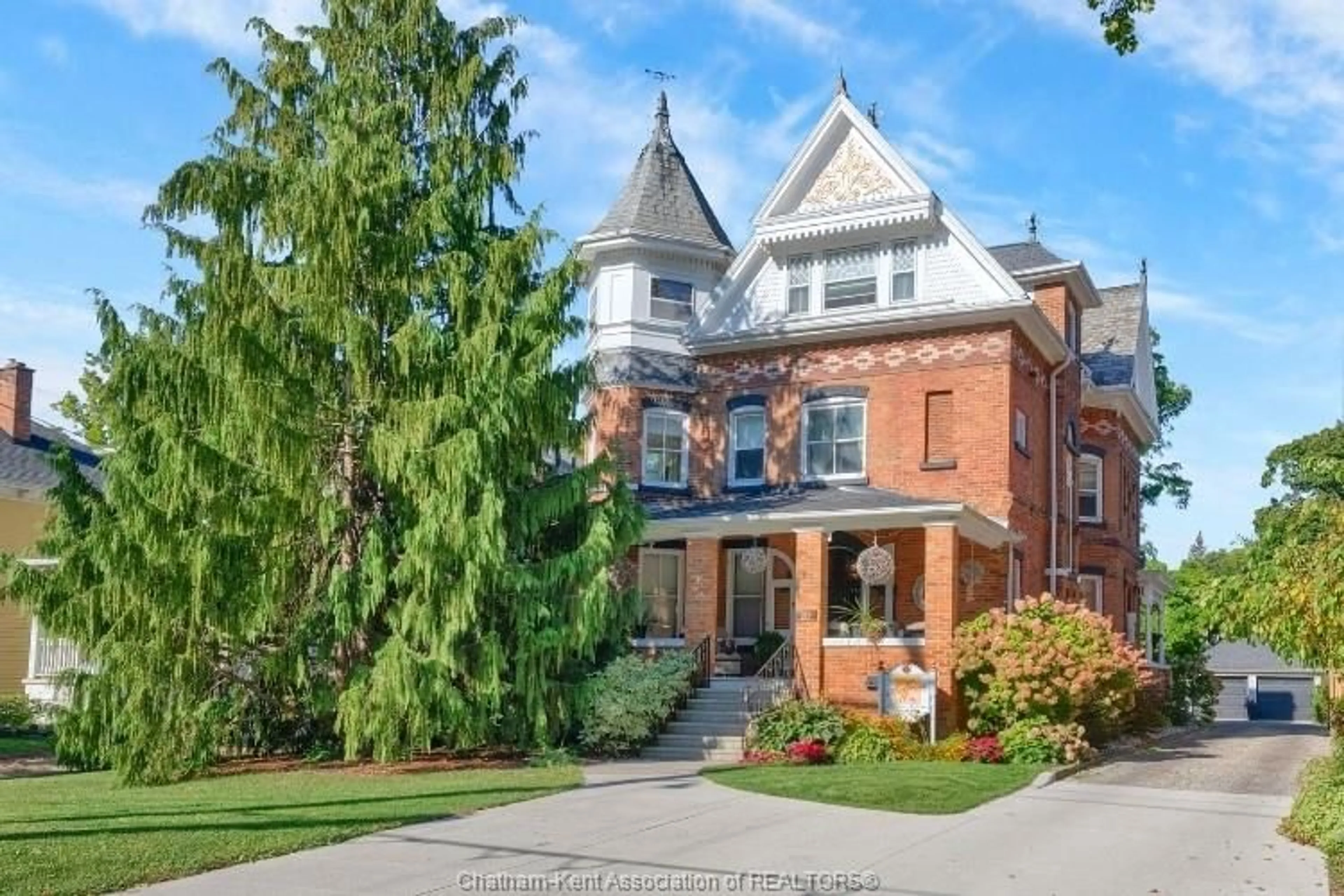 Home with brick exterior material, street for 325 Wellington St, Chatham Ontario N7M 1K2