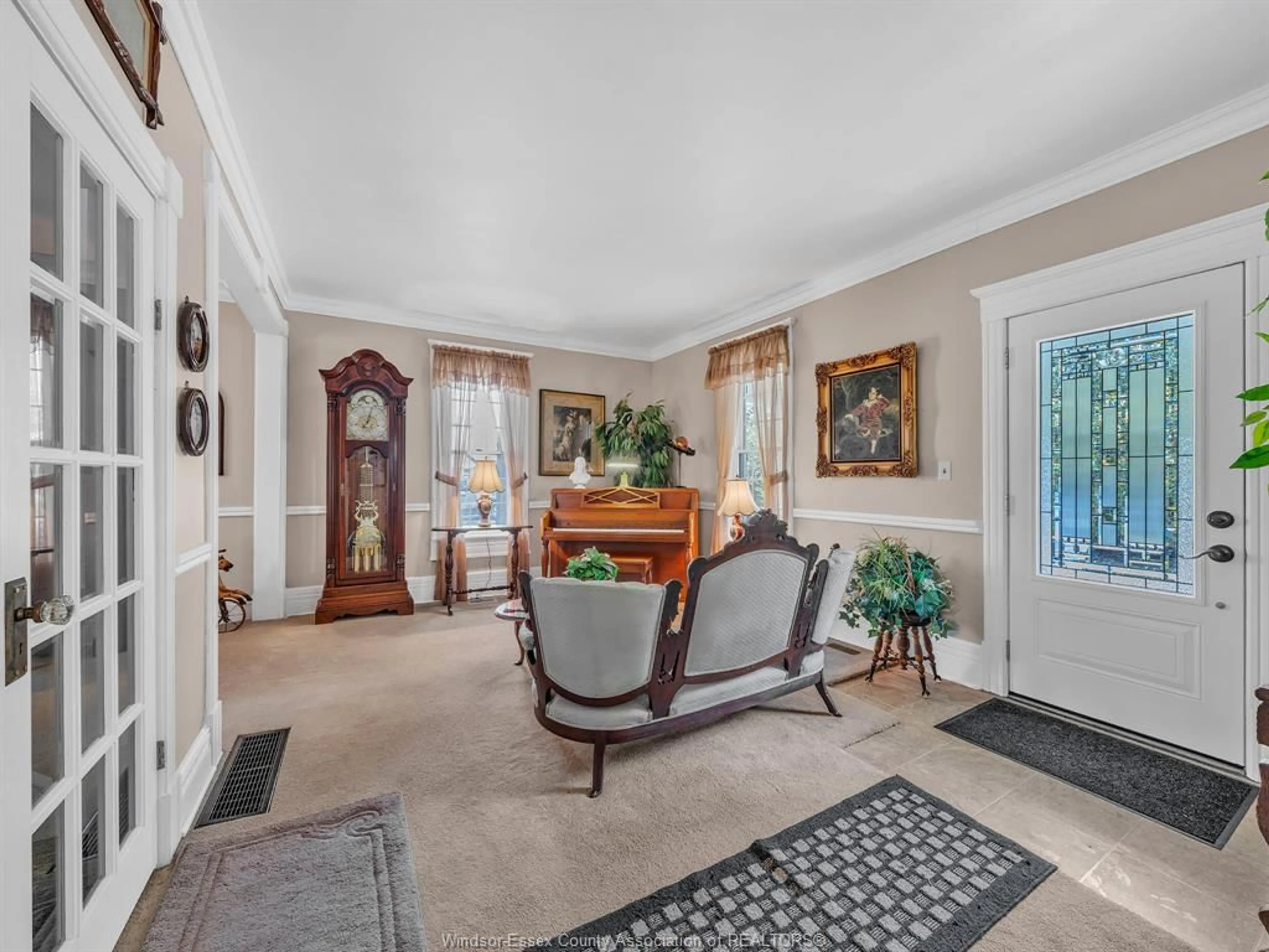 Indoor foyer for 82 BUCHANAN, Wheatley Ontario N0P 2P0