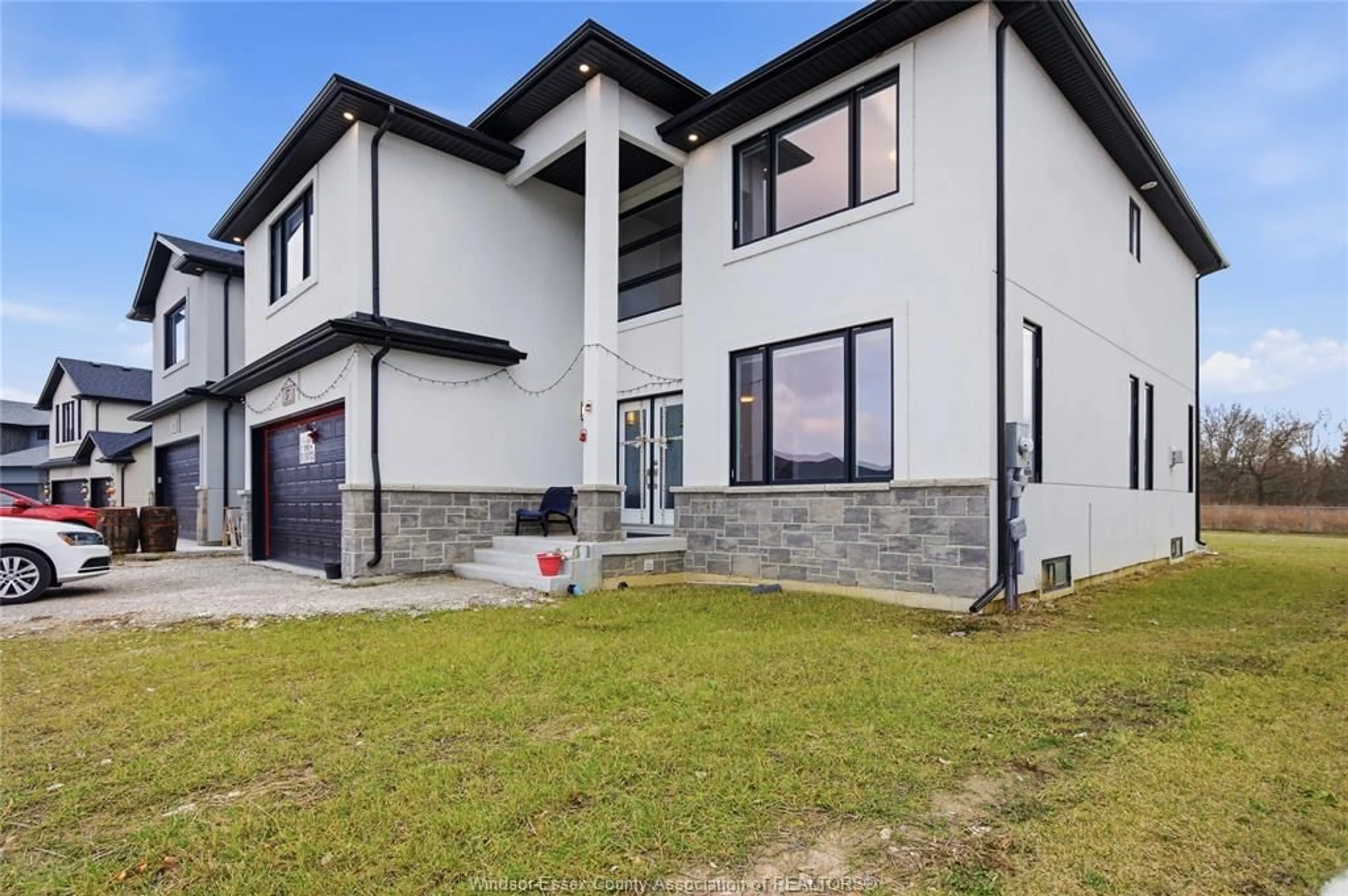 Home with brick exterior material, unknown for 37 KINGSBRIDGE Dr, Amherstburg Ontario N9V 4A5