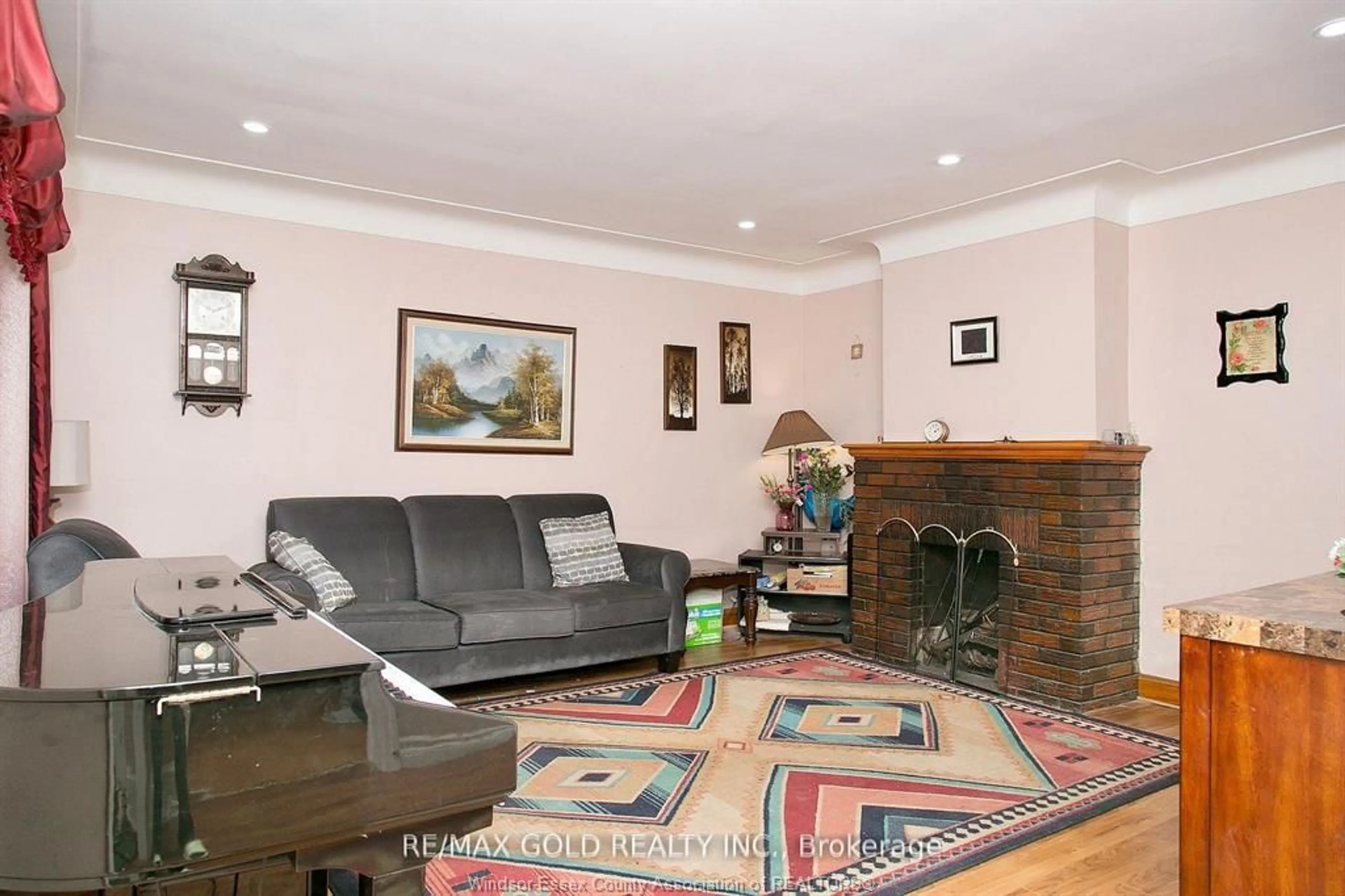 Living room with furniture, unknown for 1236 HICKORY Rd, Windsor Ontario N8Y 3S6