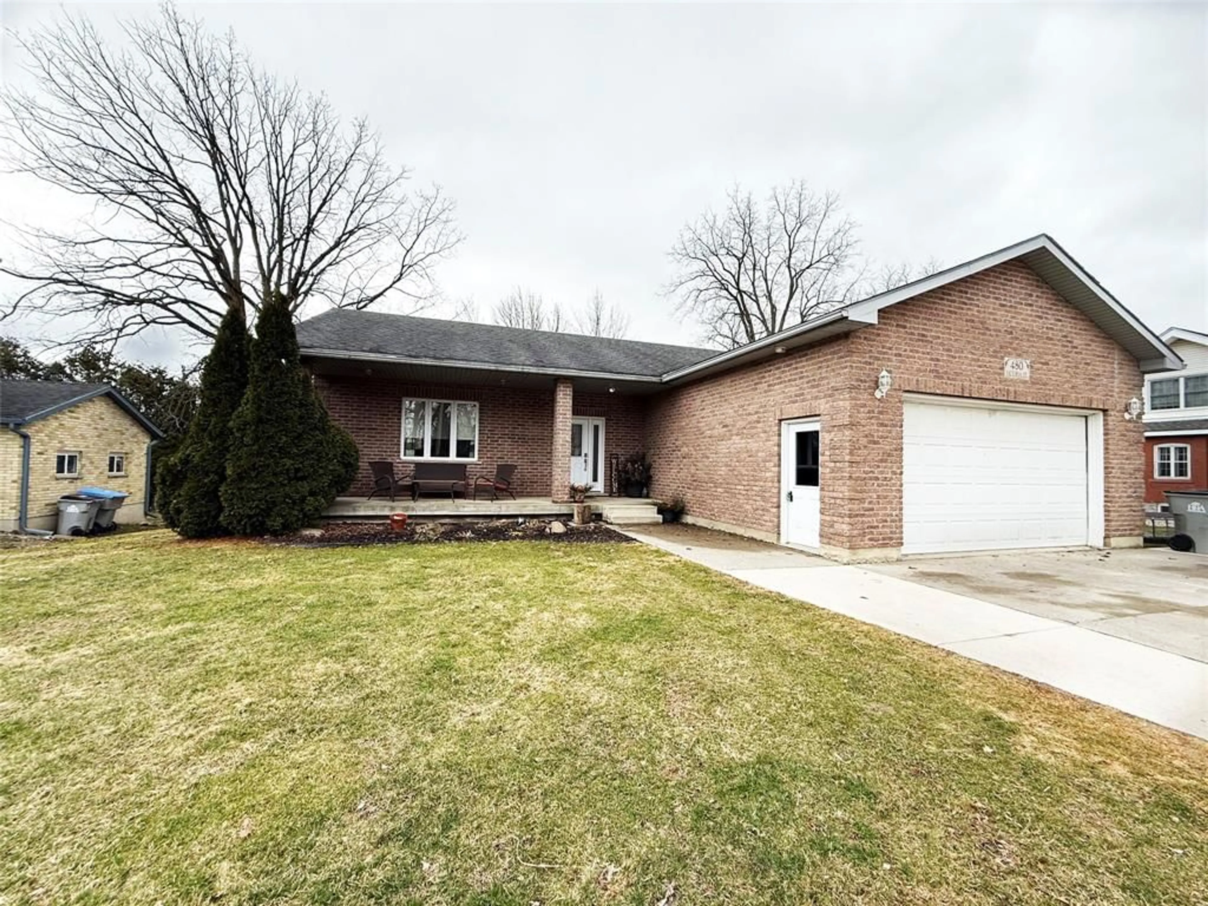 Home with brick exterior material, street for 480 VICTORIA St, Warwick-Watford Ontario N0M 2S0