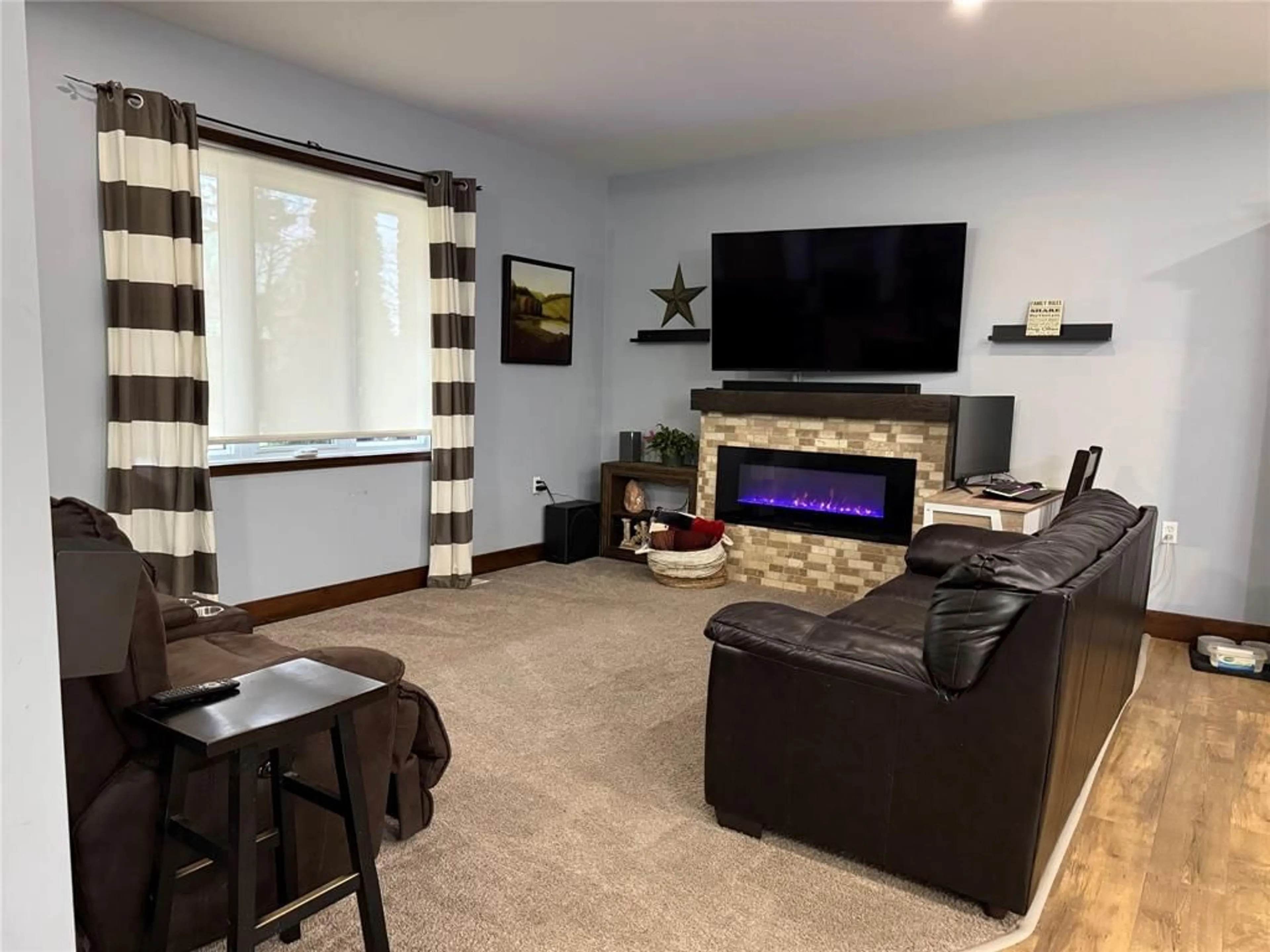 Living room with furniture, unknown for 480 VICTORIA St, Warwick-Watford Ontario N0M 2S0