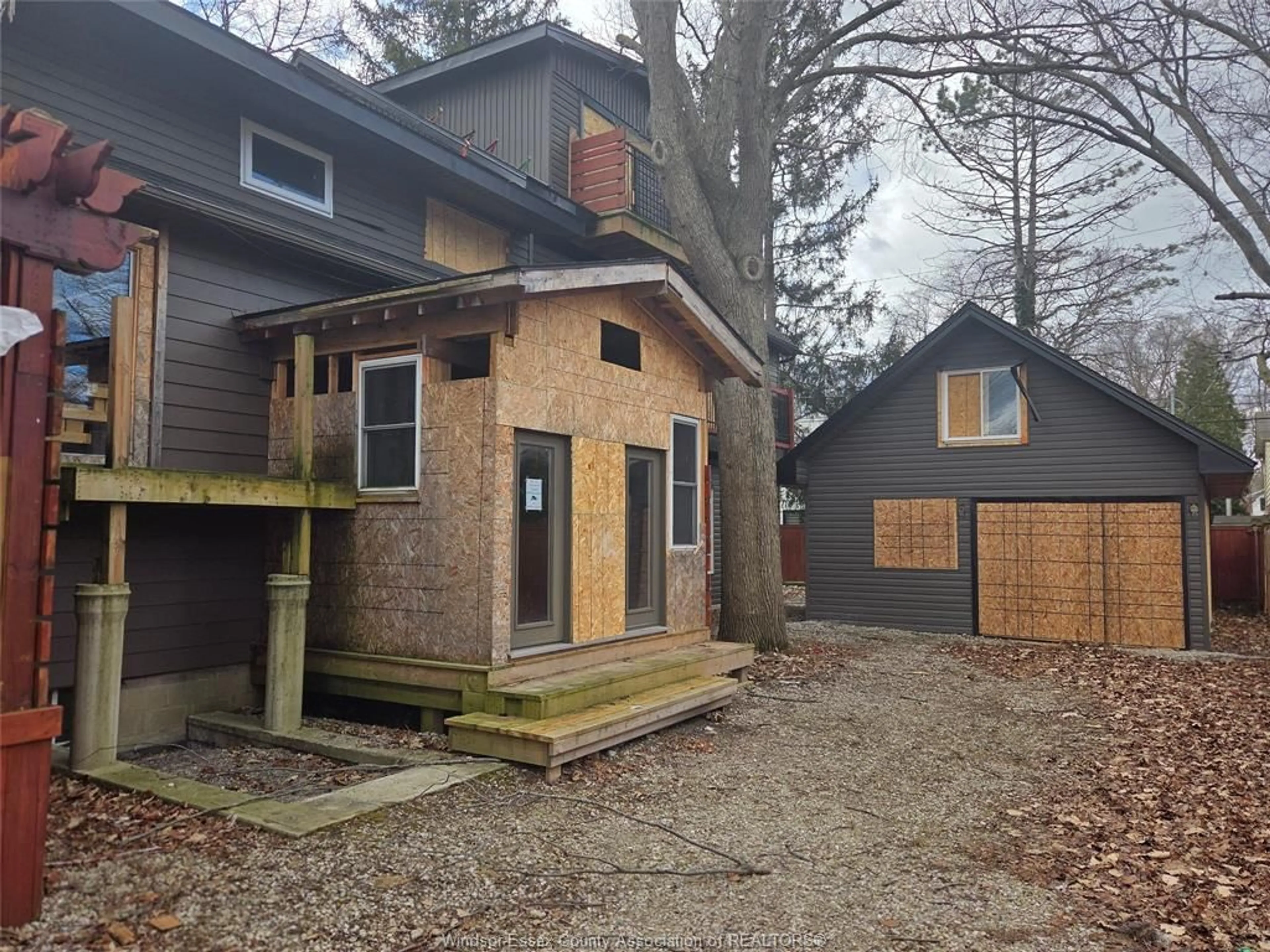 Unknown for 3315 Rankin Ave, Windsor Ontario N9E 3C2