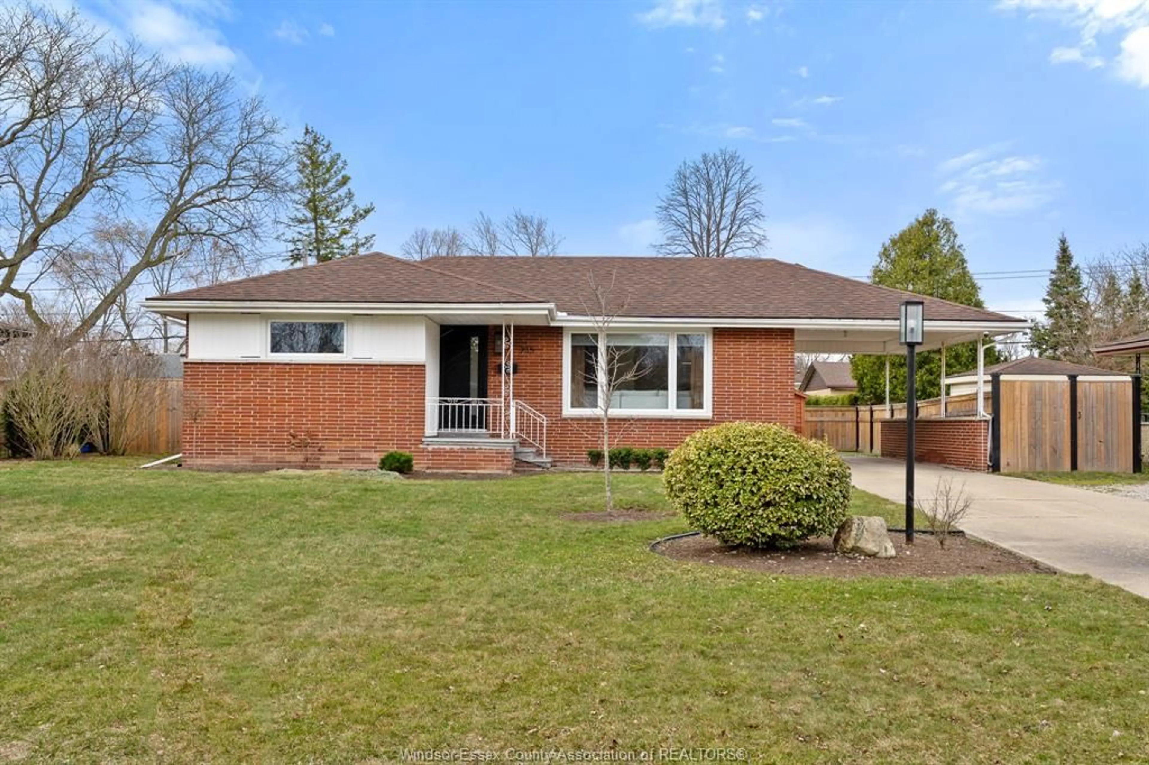 Home with brick exterior material, street for 735 Lounsborough, Windsor Ontario N9G 1G1