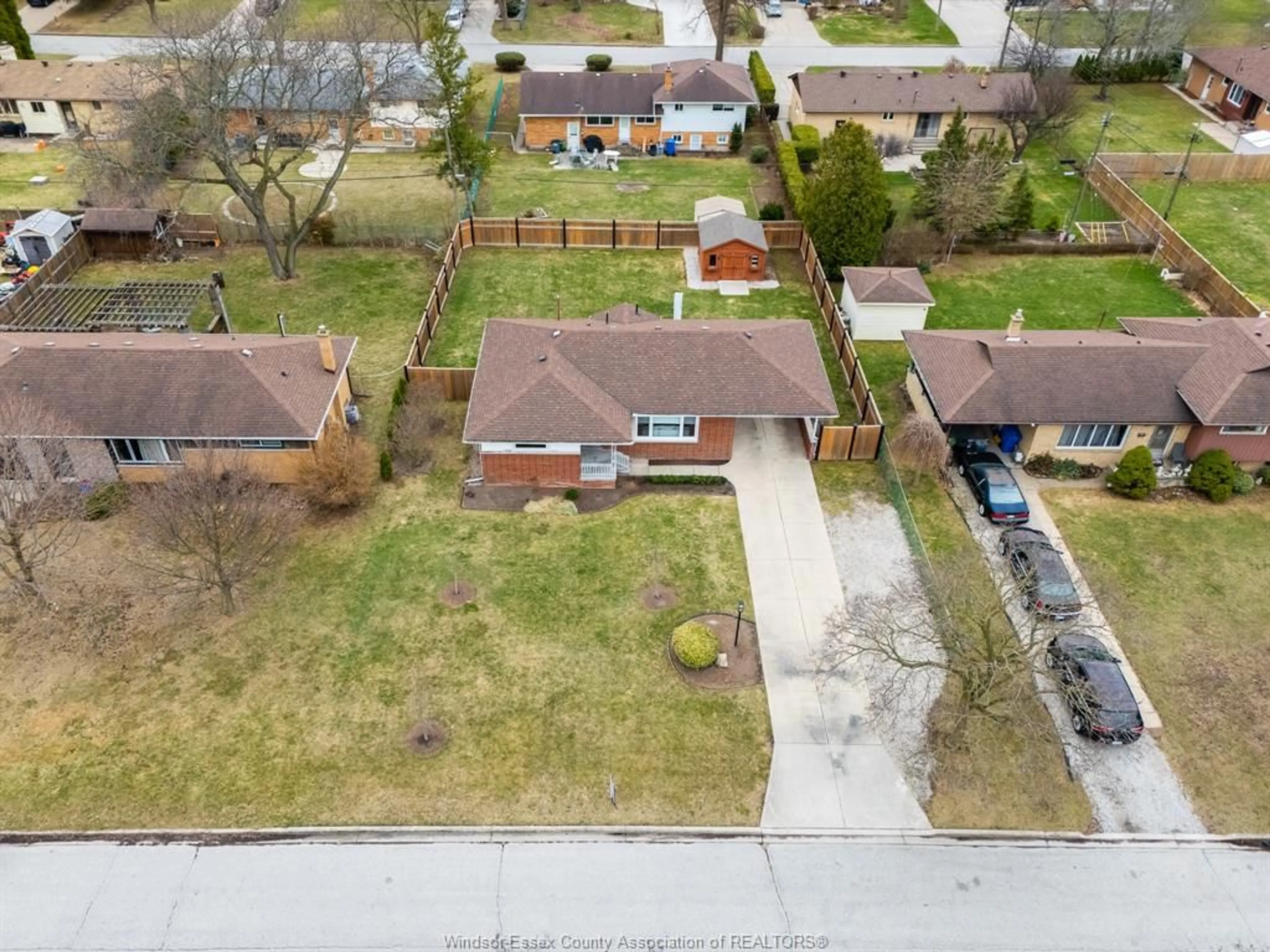 A pic from outside/outdoor area/front of a property/back of a property/a pic from drone, street for 735 Lounsborough, Windsor Ontario N9G 1G1
