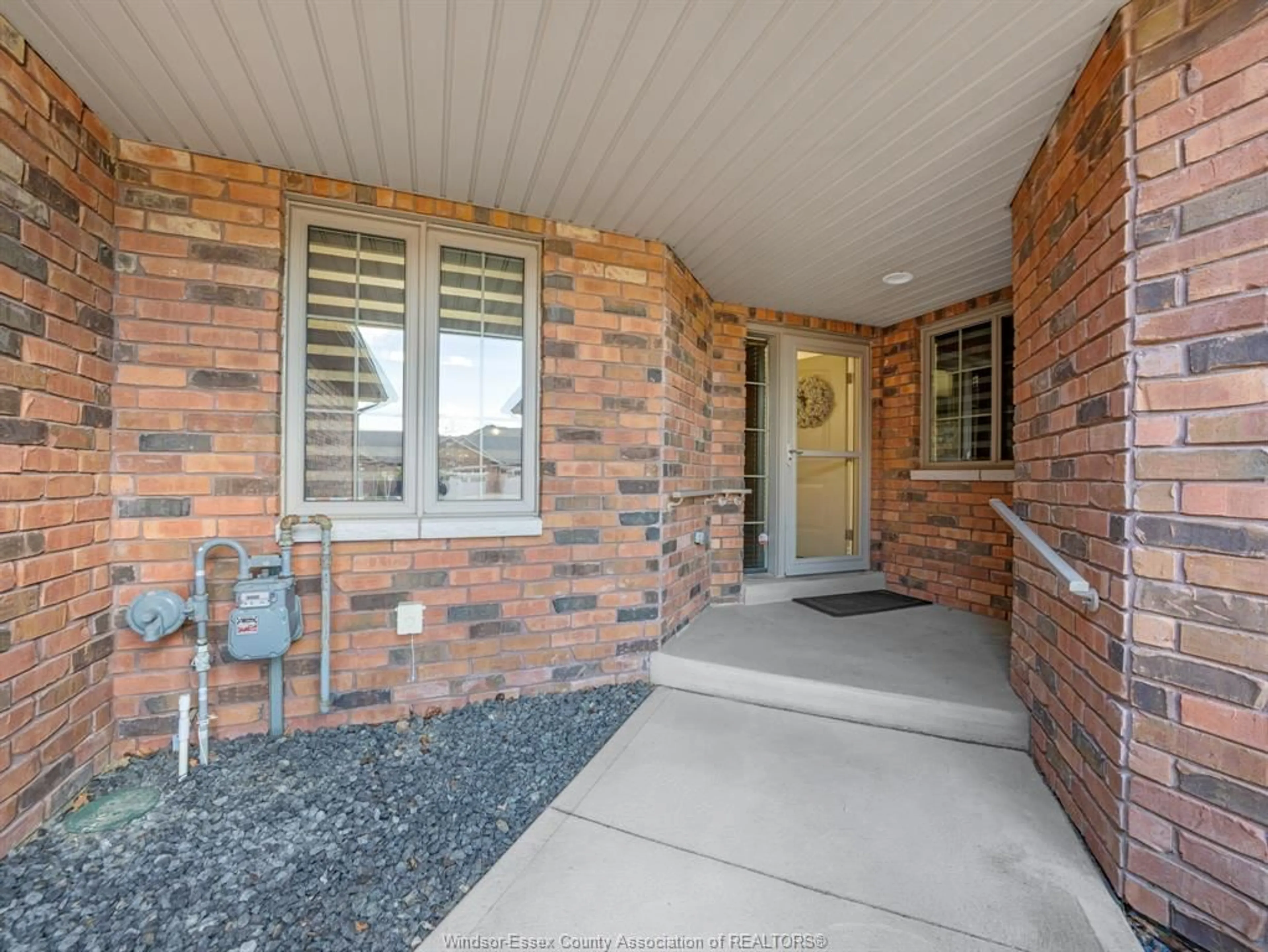 Unknown for 640 COMMISSO Cres, LaSalle Ontario N9H 0C2