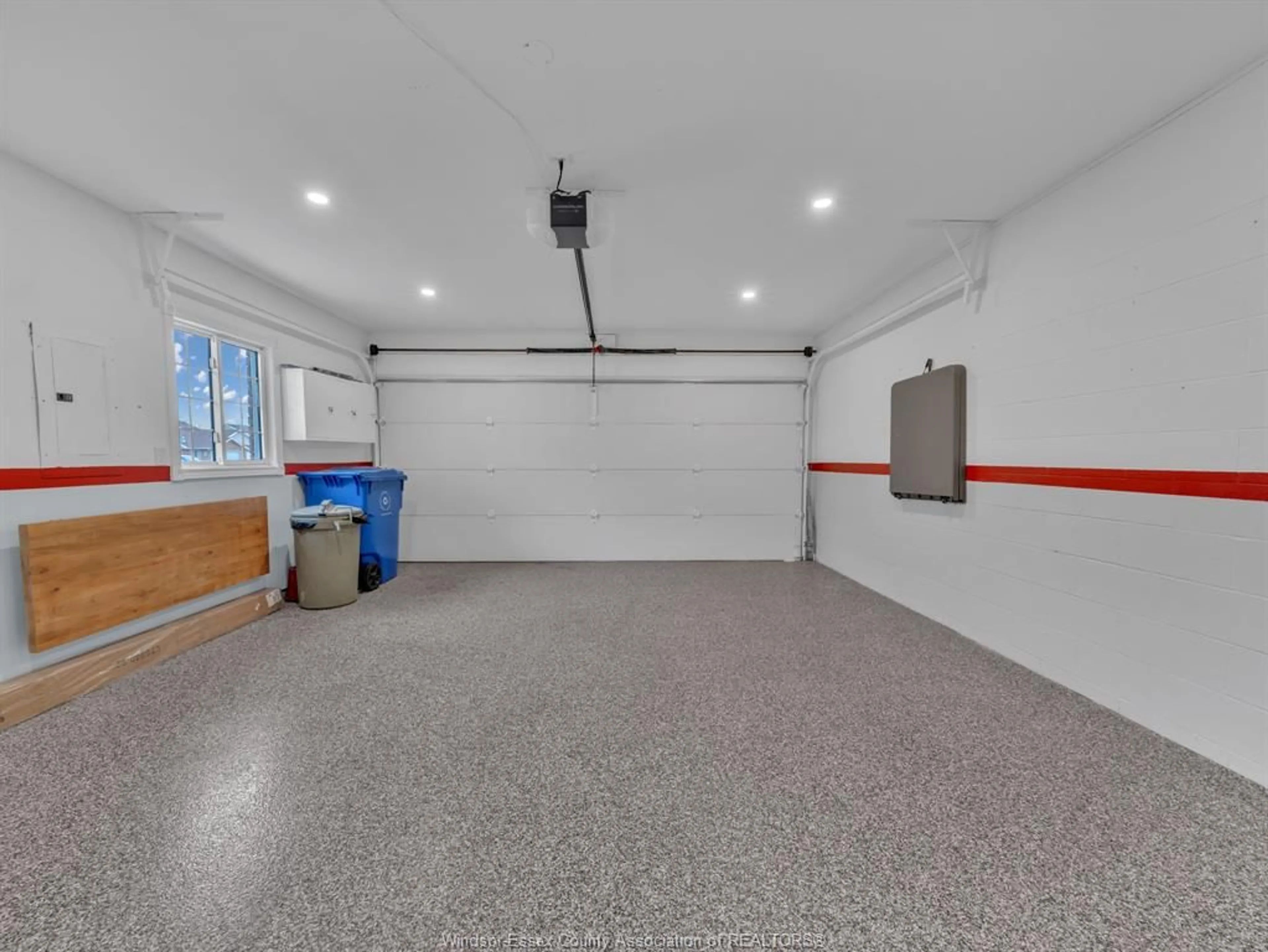 Indoor garage for 155 Christina Cres, Leamington Ontario N8H 5L8