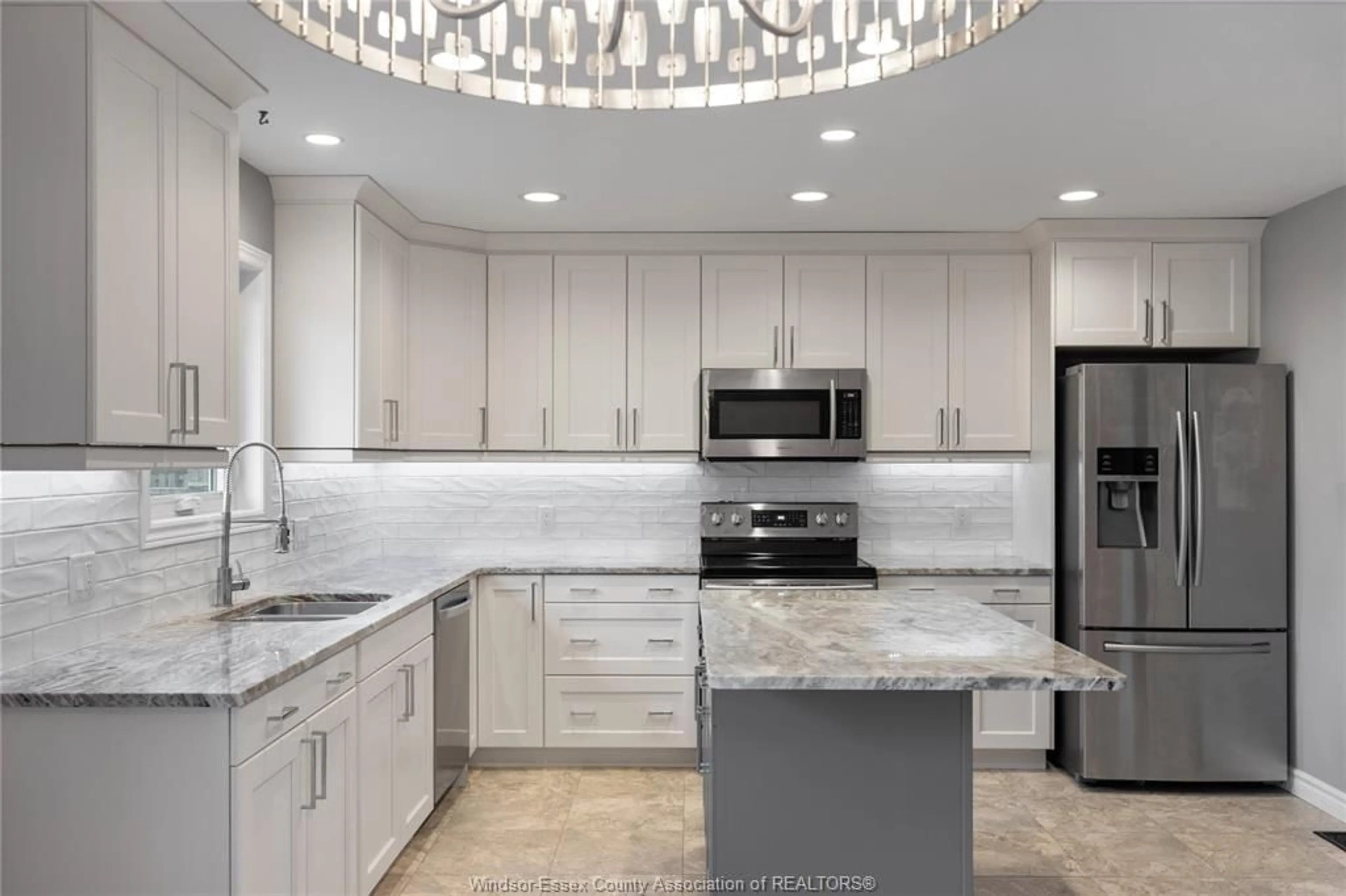 Contemporary kitchen, ceramic/tile floor for 58 BOLOHAN, Tilbury Ontario N0P 2L0