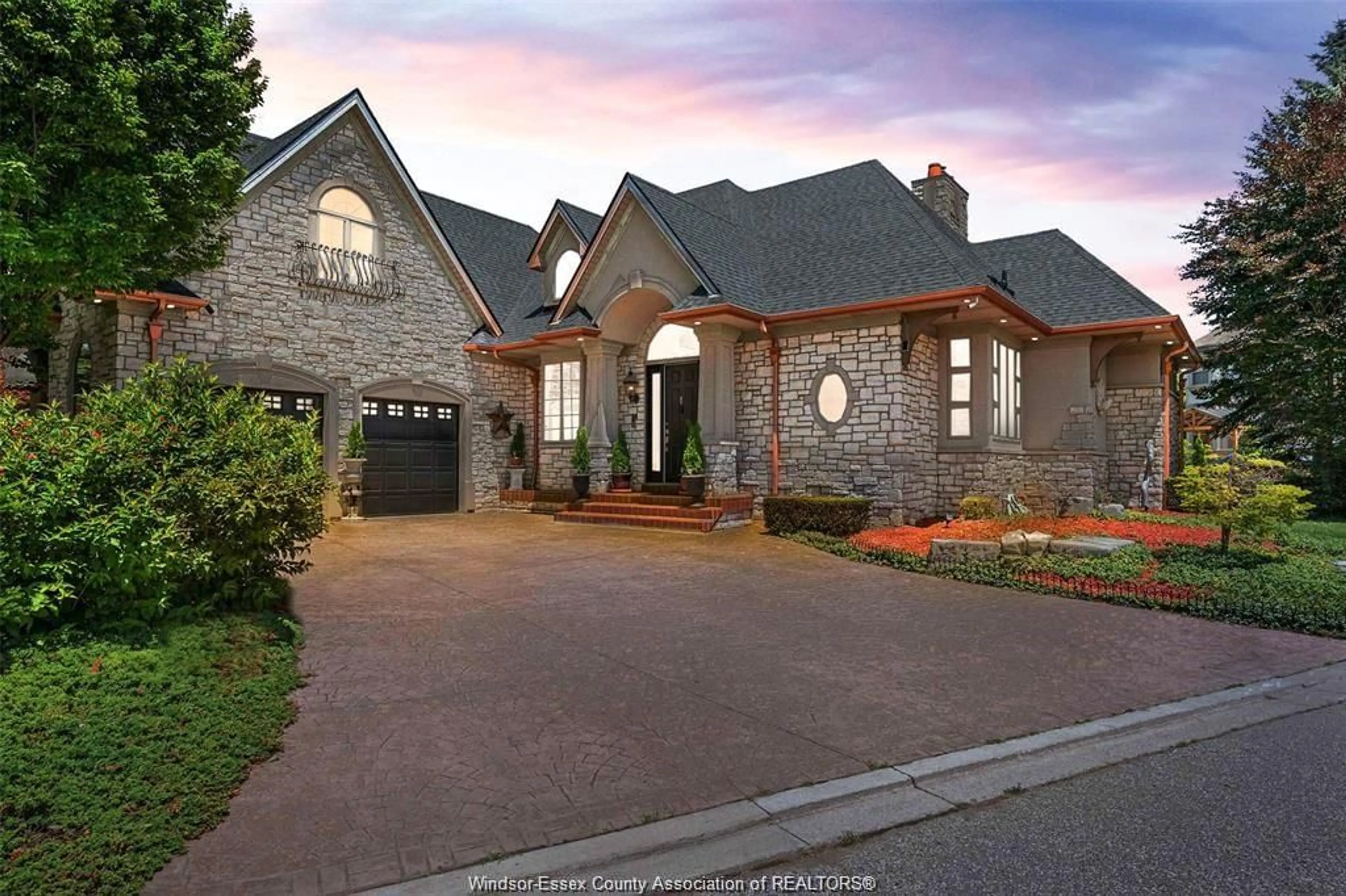 Home with brick exterior material, street for 490 SHOREVIEW, Windsor Ontario N8P 1M7