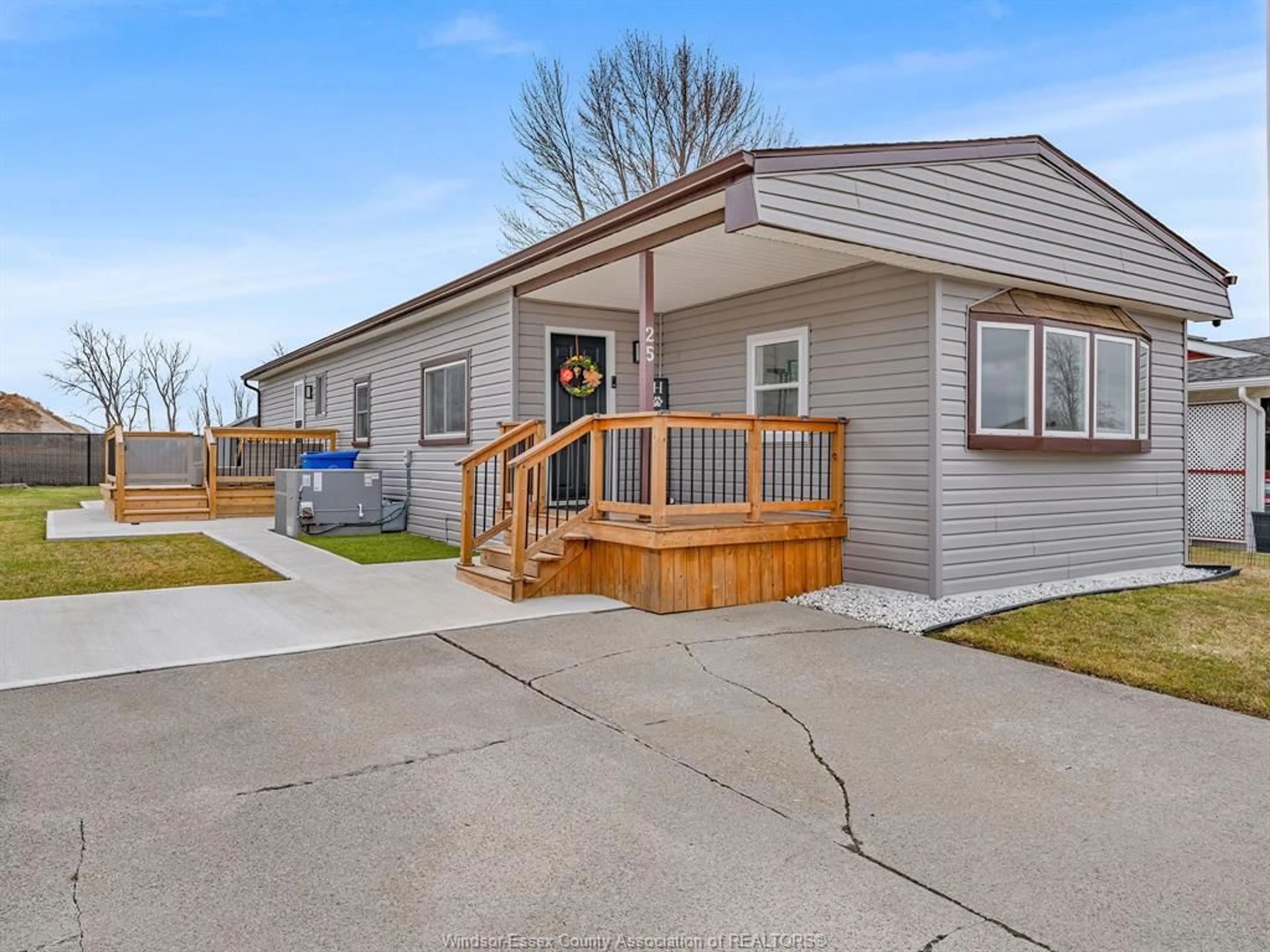 Unknown for 25 PARKSIDE, McGregor Ontario N0R 1J0